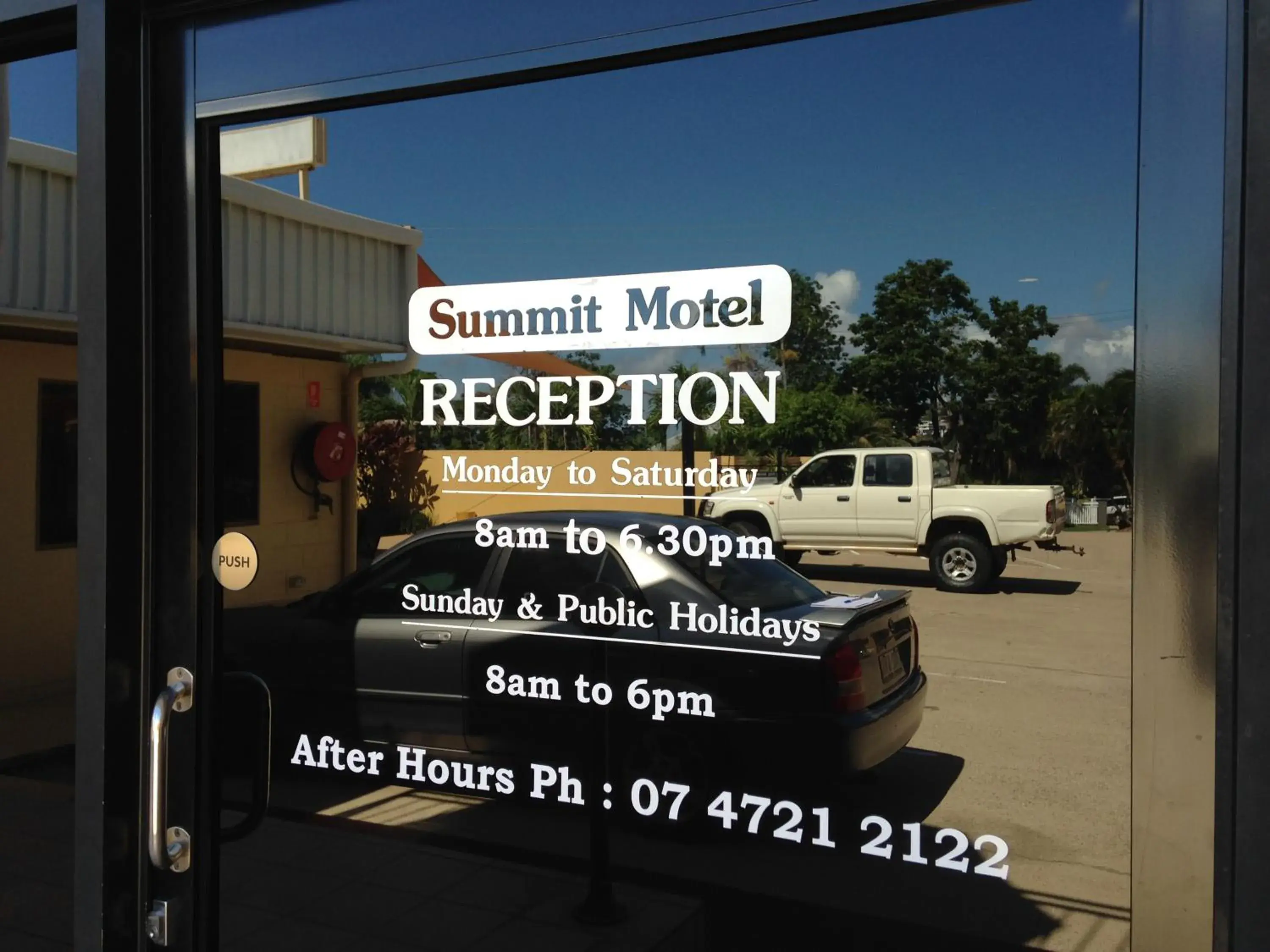 Lobby or reception in Summit Motel