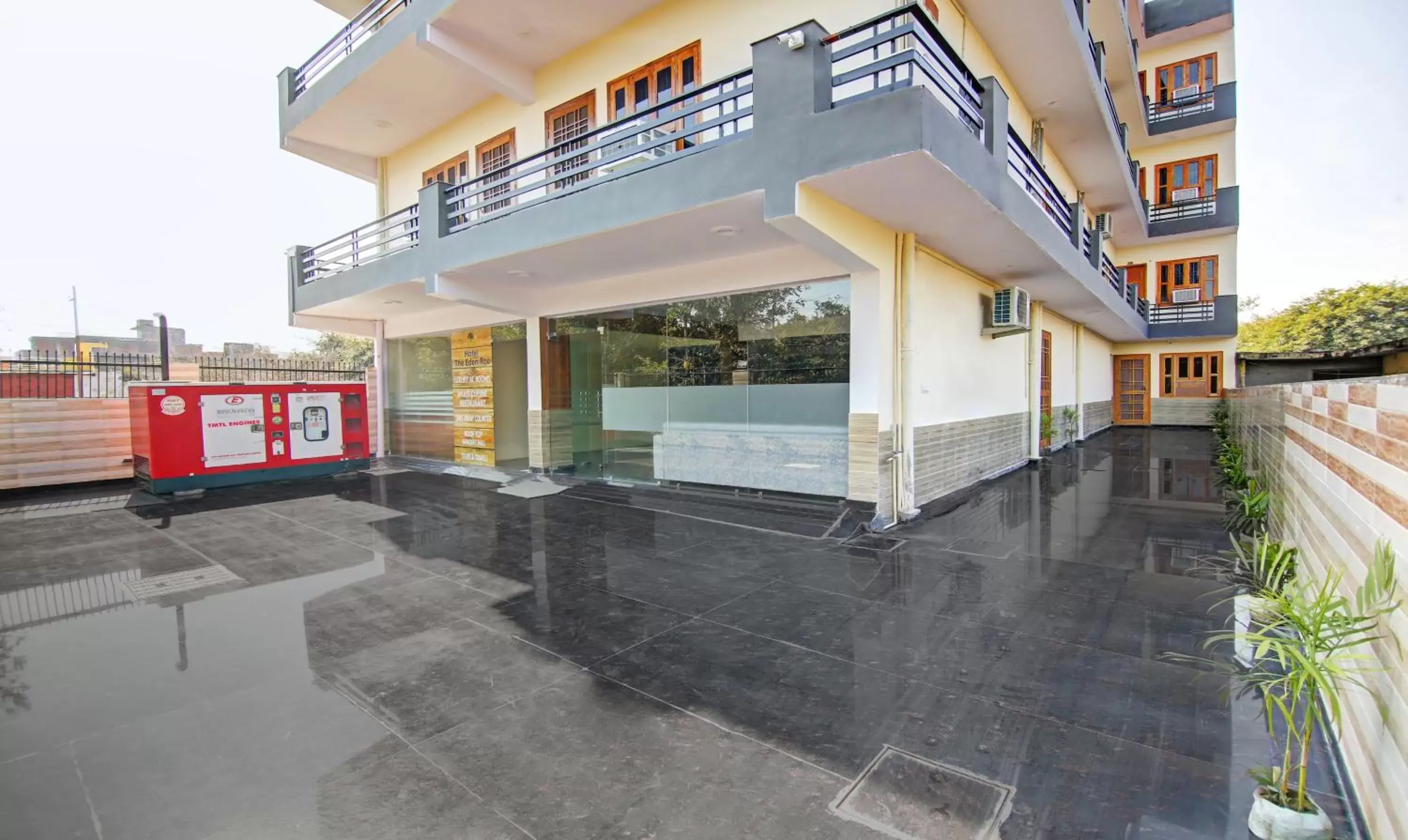 Property building in Treebo The Eden Roc Property building in Treebo The Eden Roc