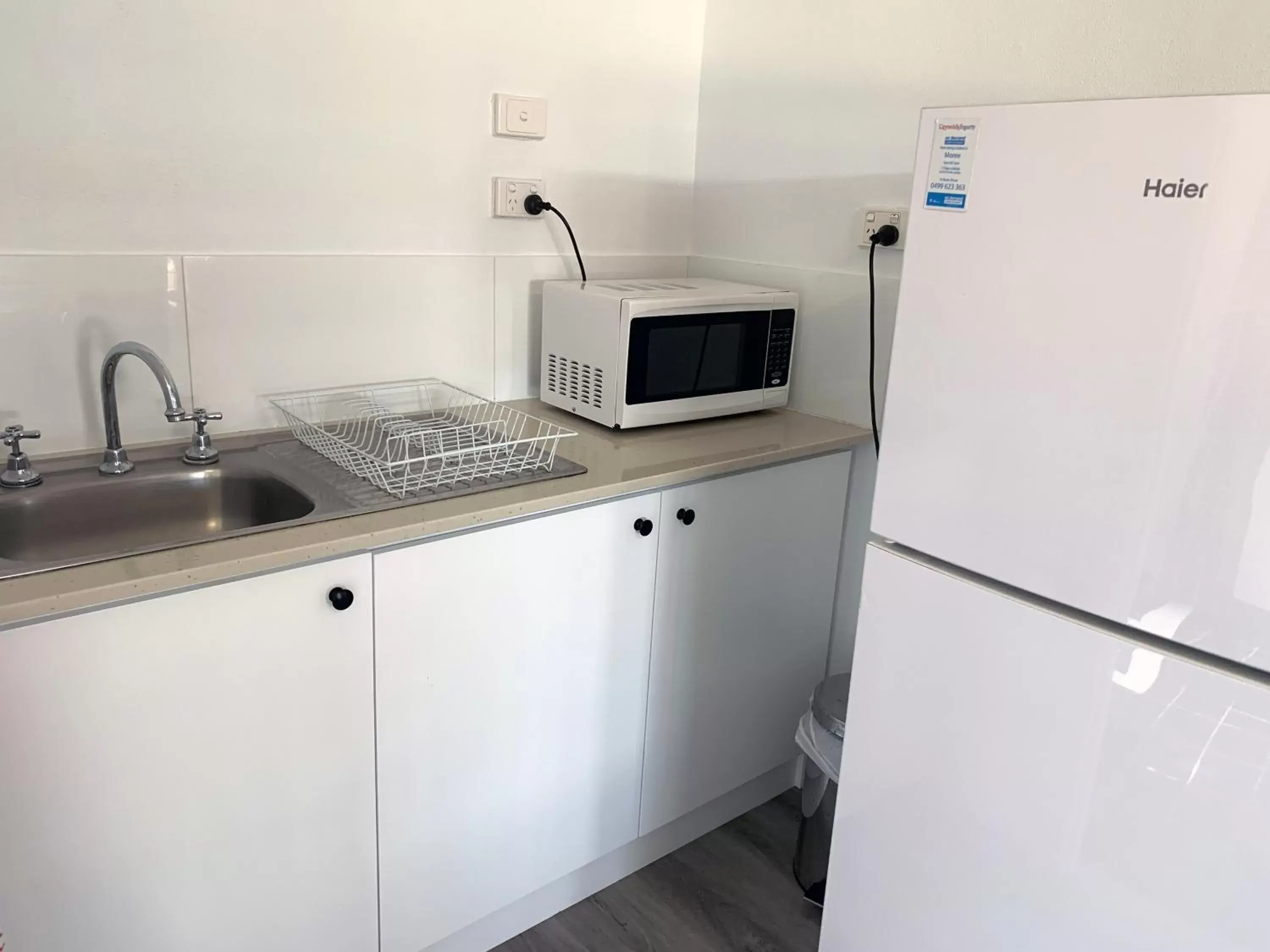 Kitchen or kitchenette, Kitchen/Kitchenette in Baths Motel Moree