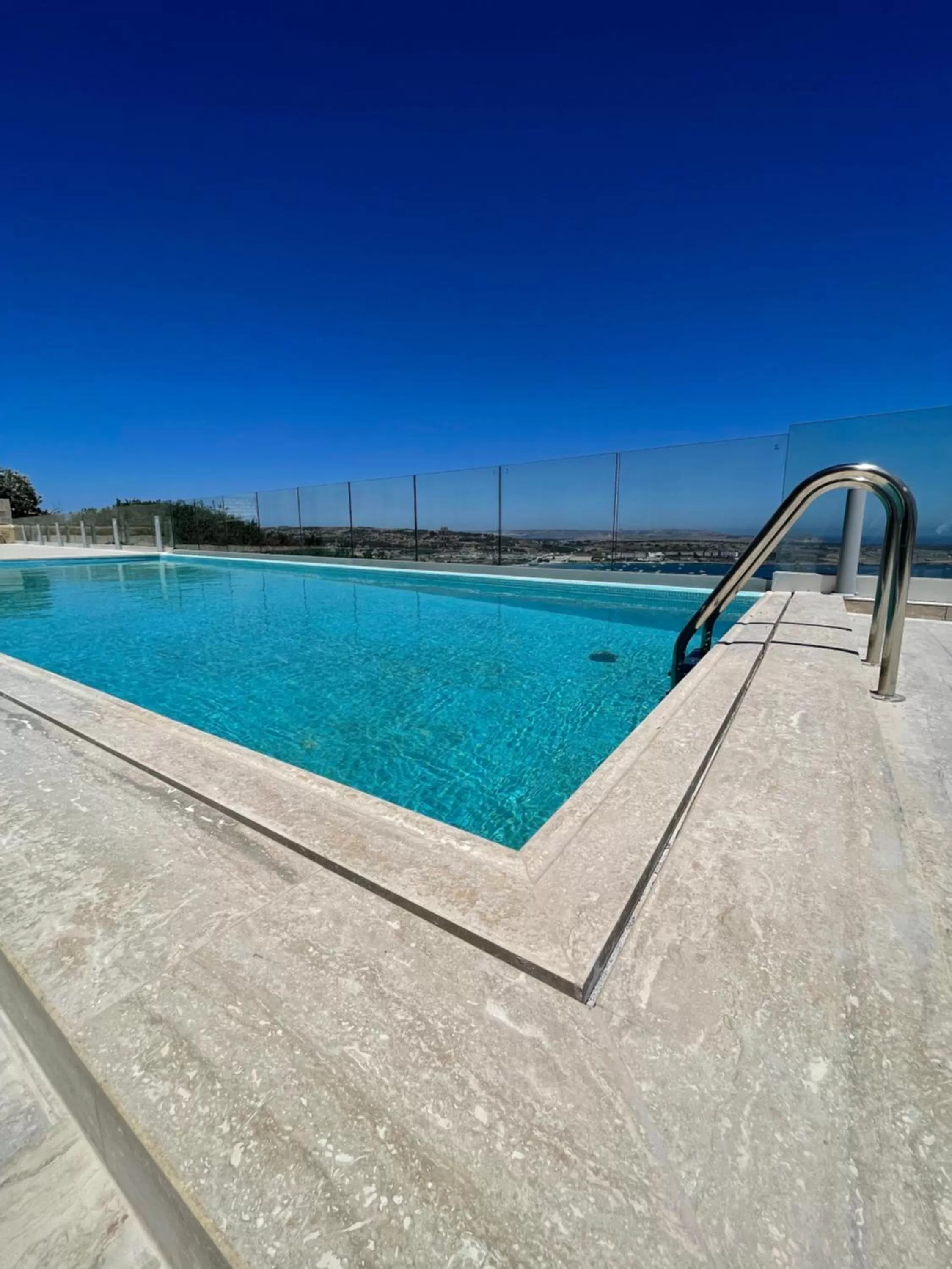 Swimming pool in Hotel VIU57