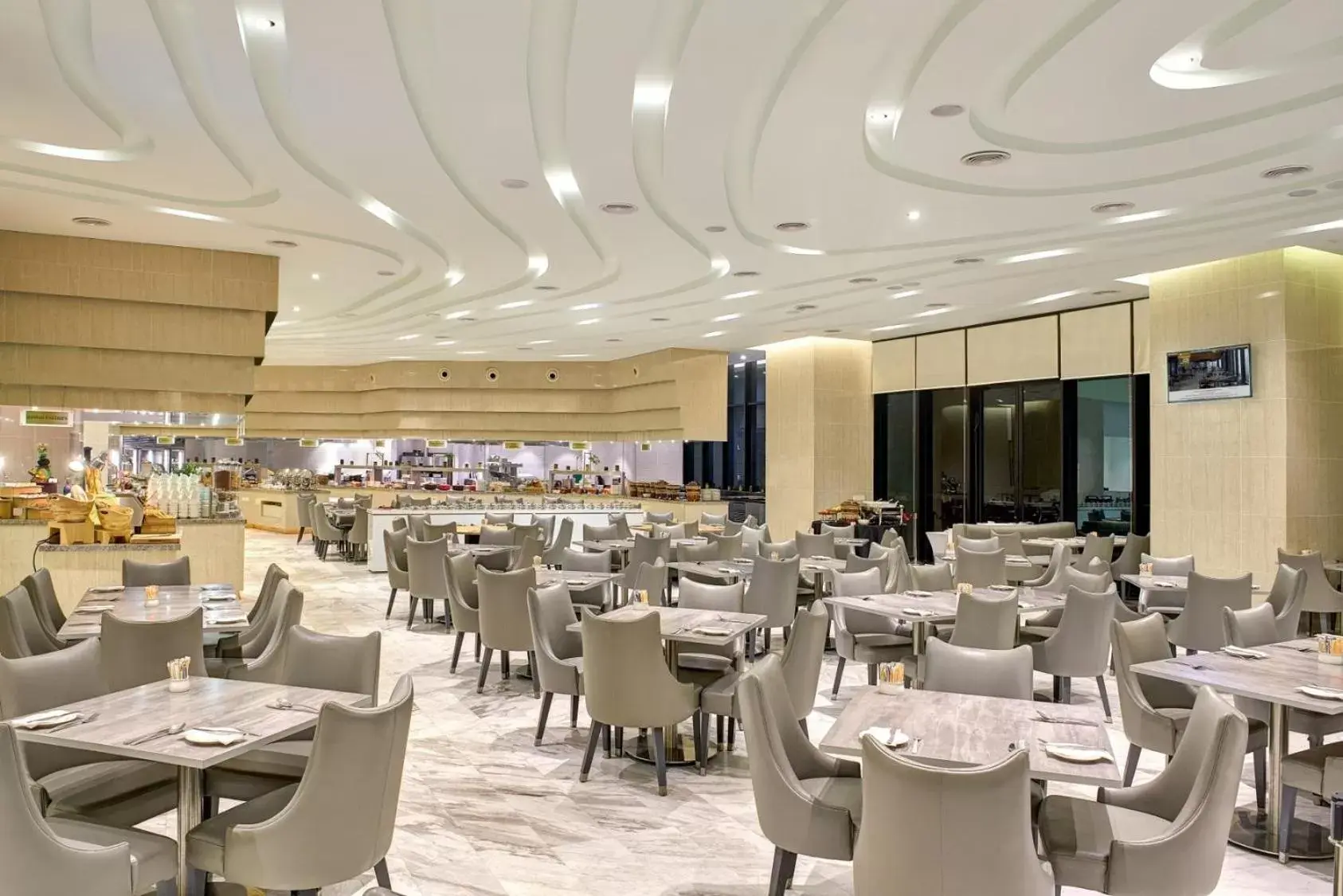 Restaurant/Places to Eat in Grand Ion Delemen Hotel