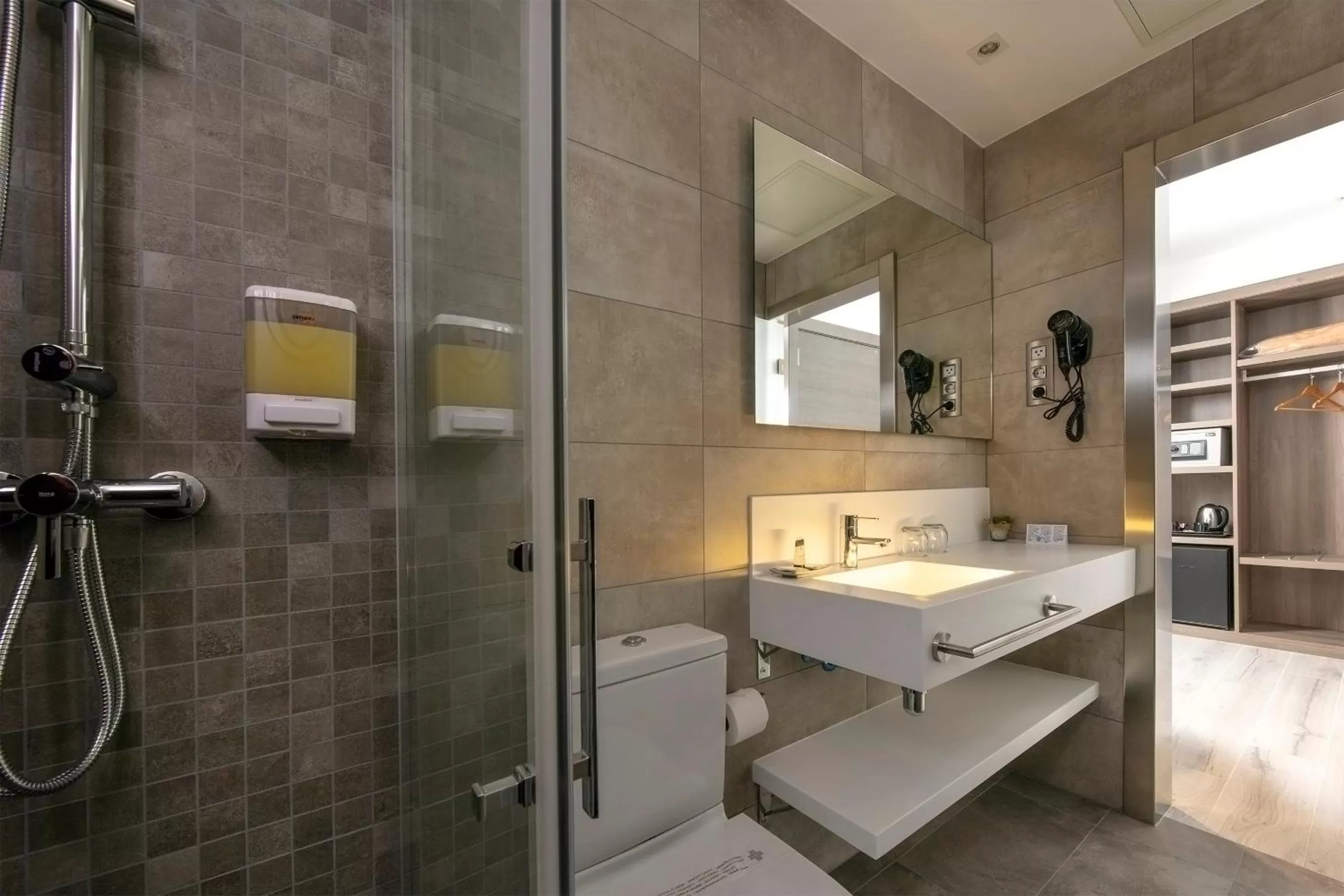 Bathroom in Hotel Oasis