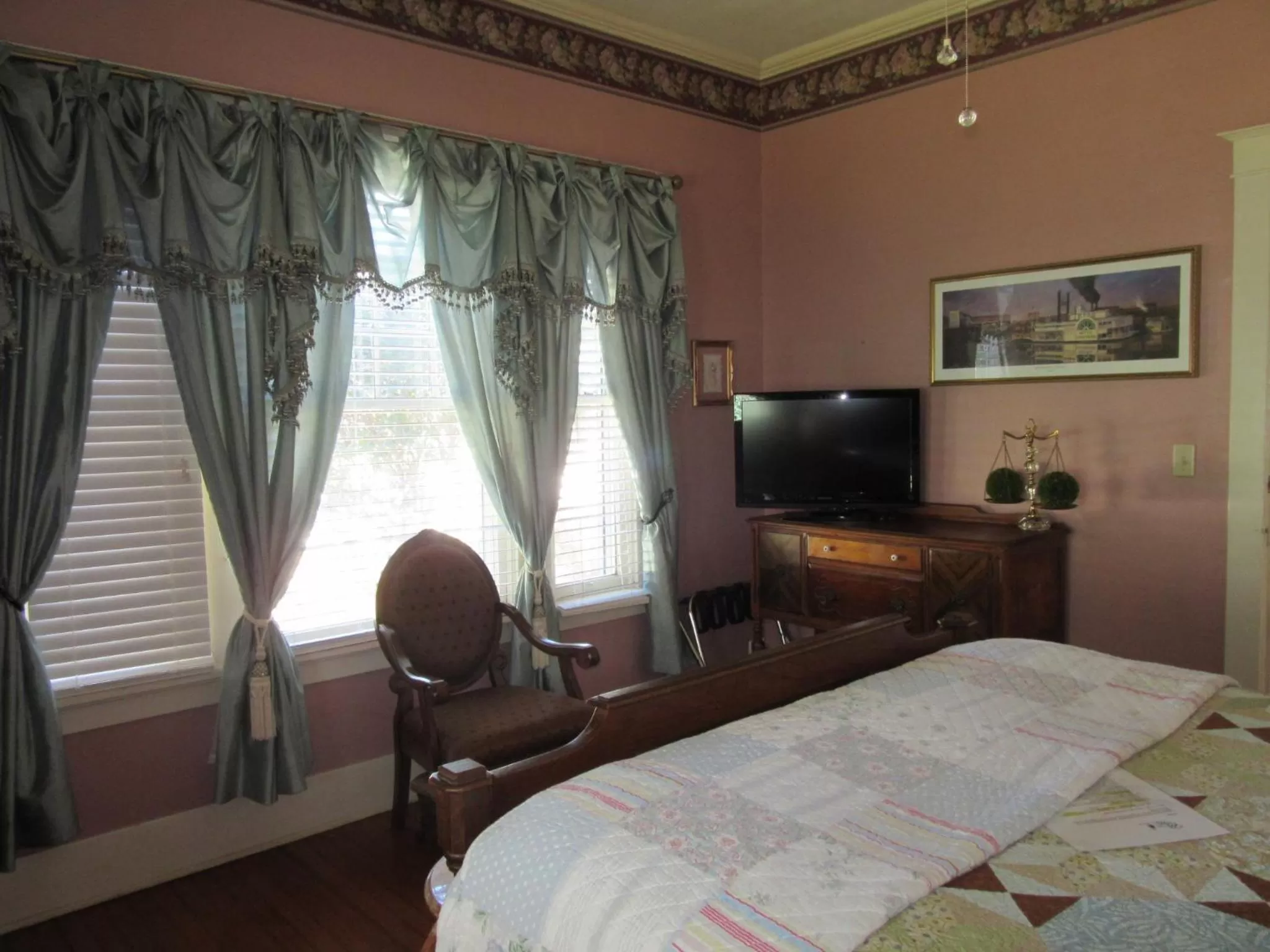 Bed in The Carriage House