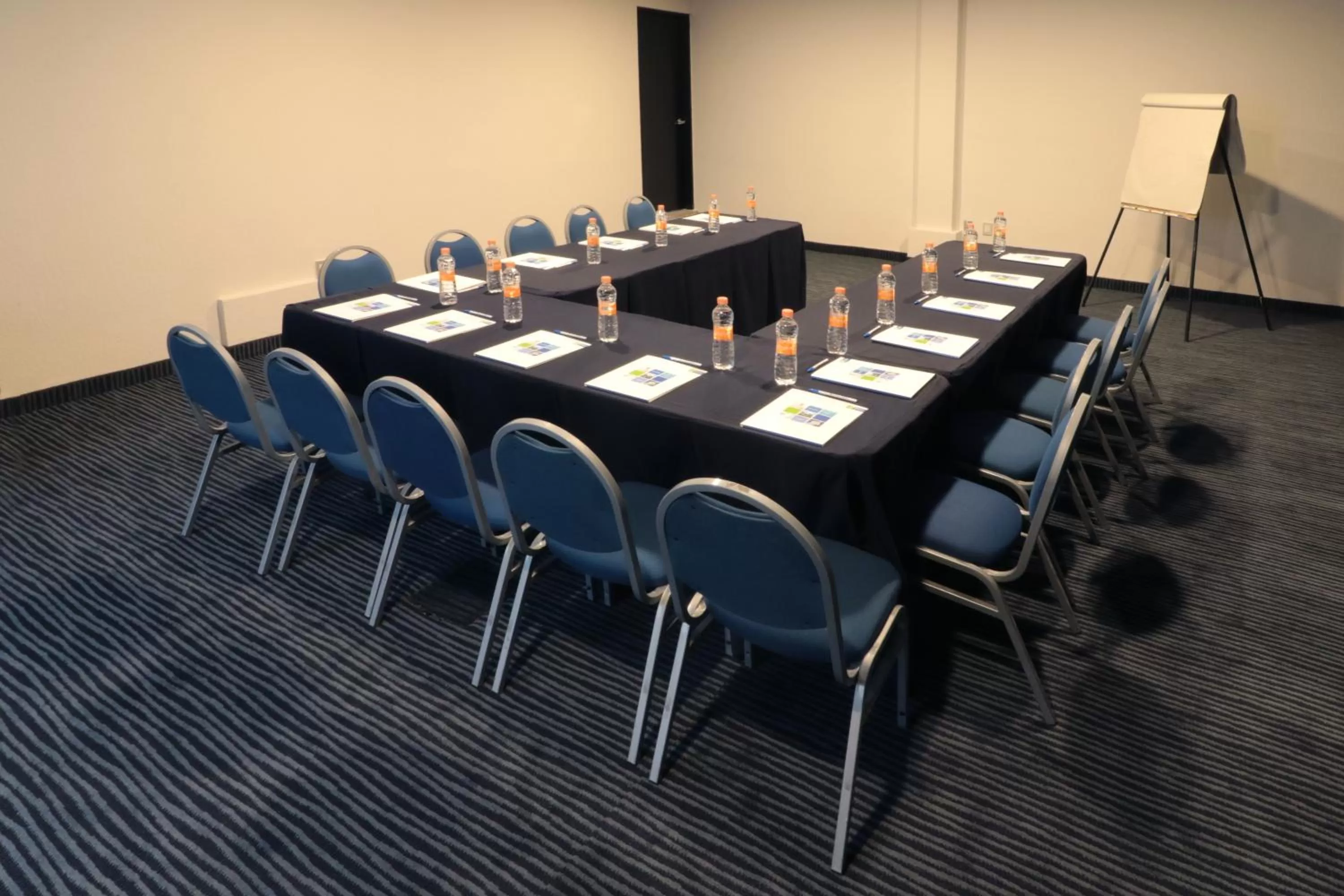 Meeting/conference room in Holiday Inn Express San Luis Potosí by IHG