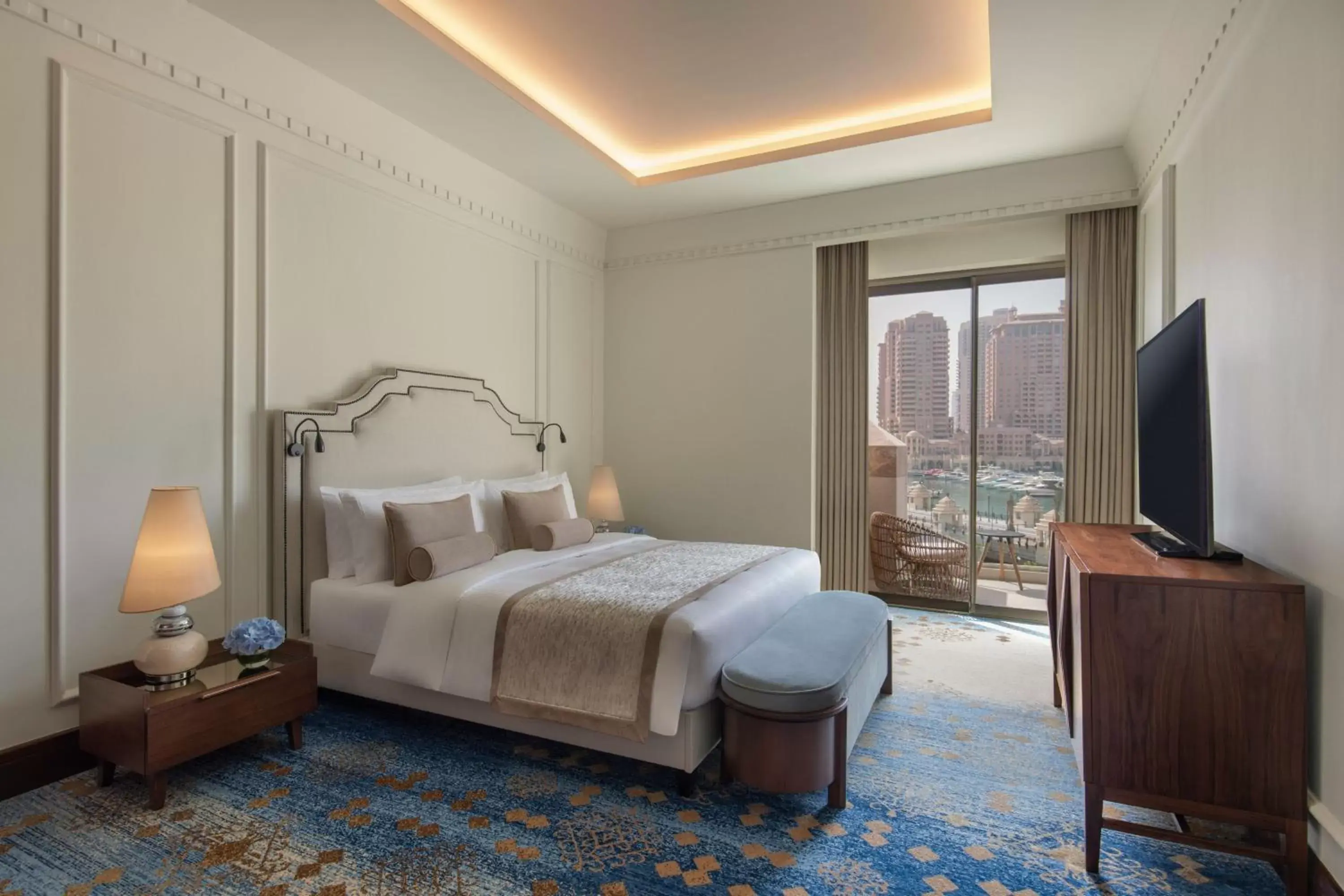 Bedroom, Bed in The St Regis Marsa Arabia Island, The Pearl Qatar