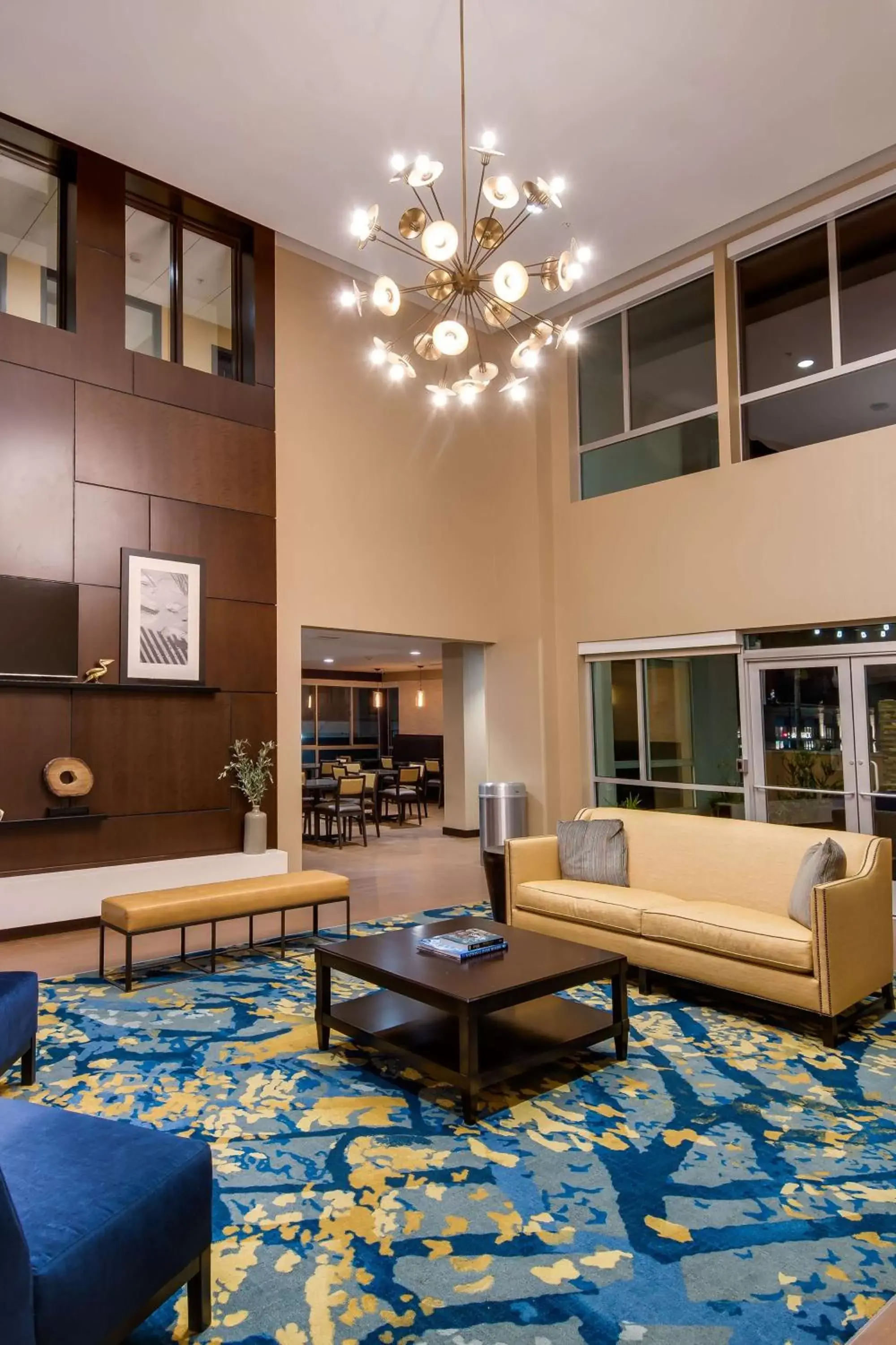 Lobby or reception, Seating Area in Hampton Inn & Suites Los Angeles - Glendale