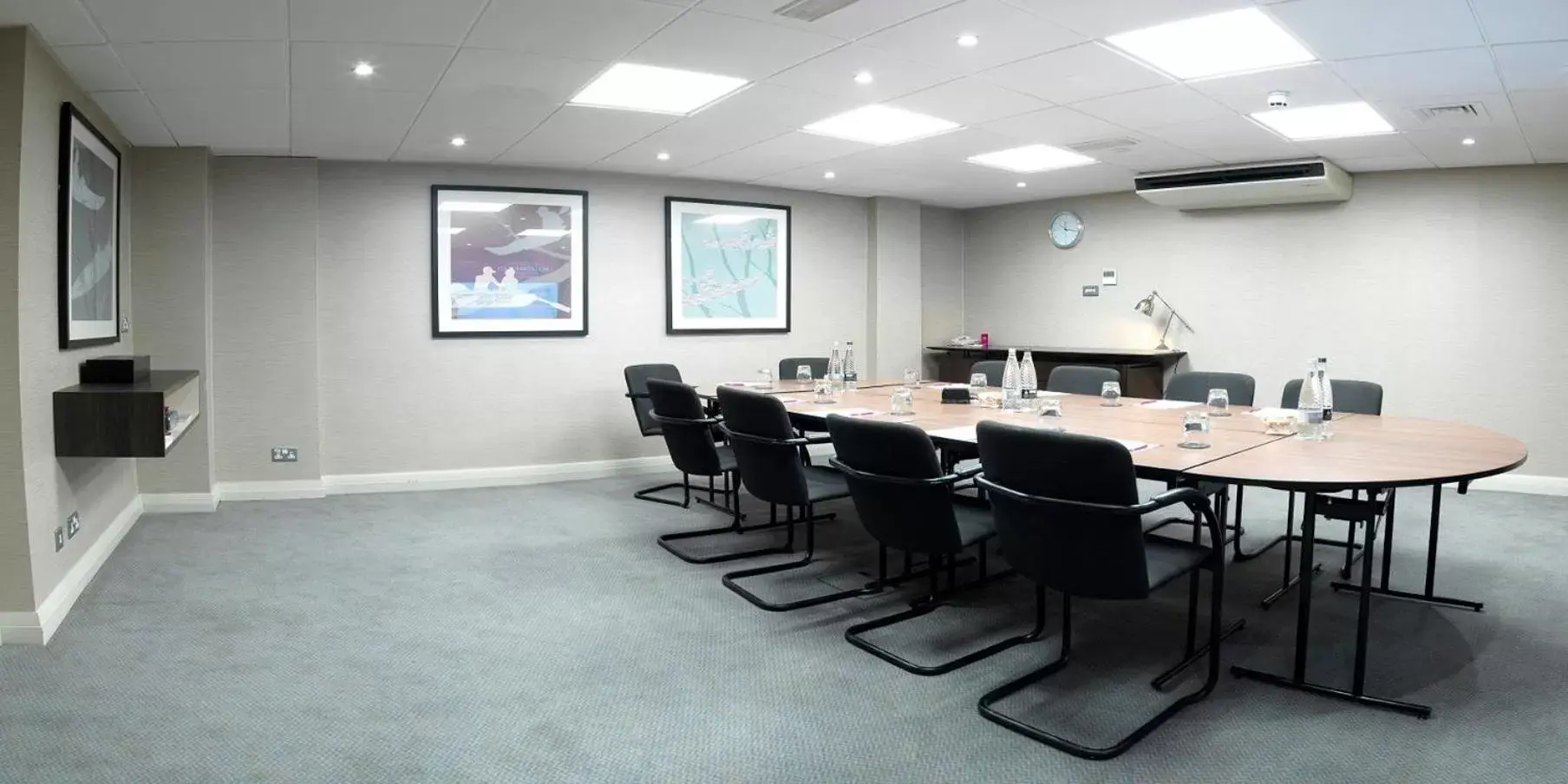 Meeting/conference room in Crowne Plaza Stratford-upon-Avon, an IHG Hotel