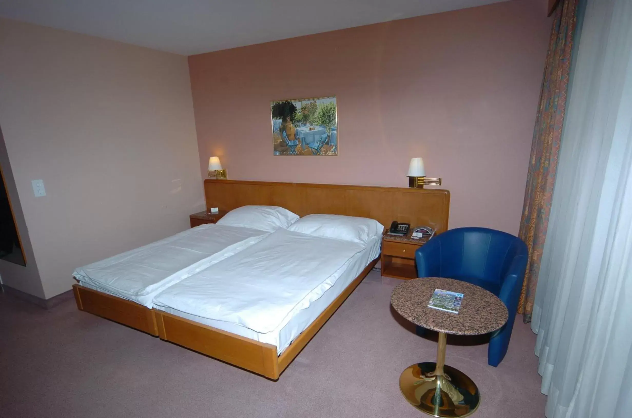 Photo of the whole room, Bed in Hotel Le Cedre