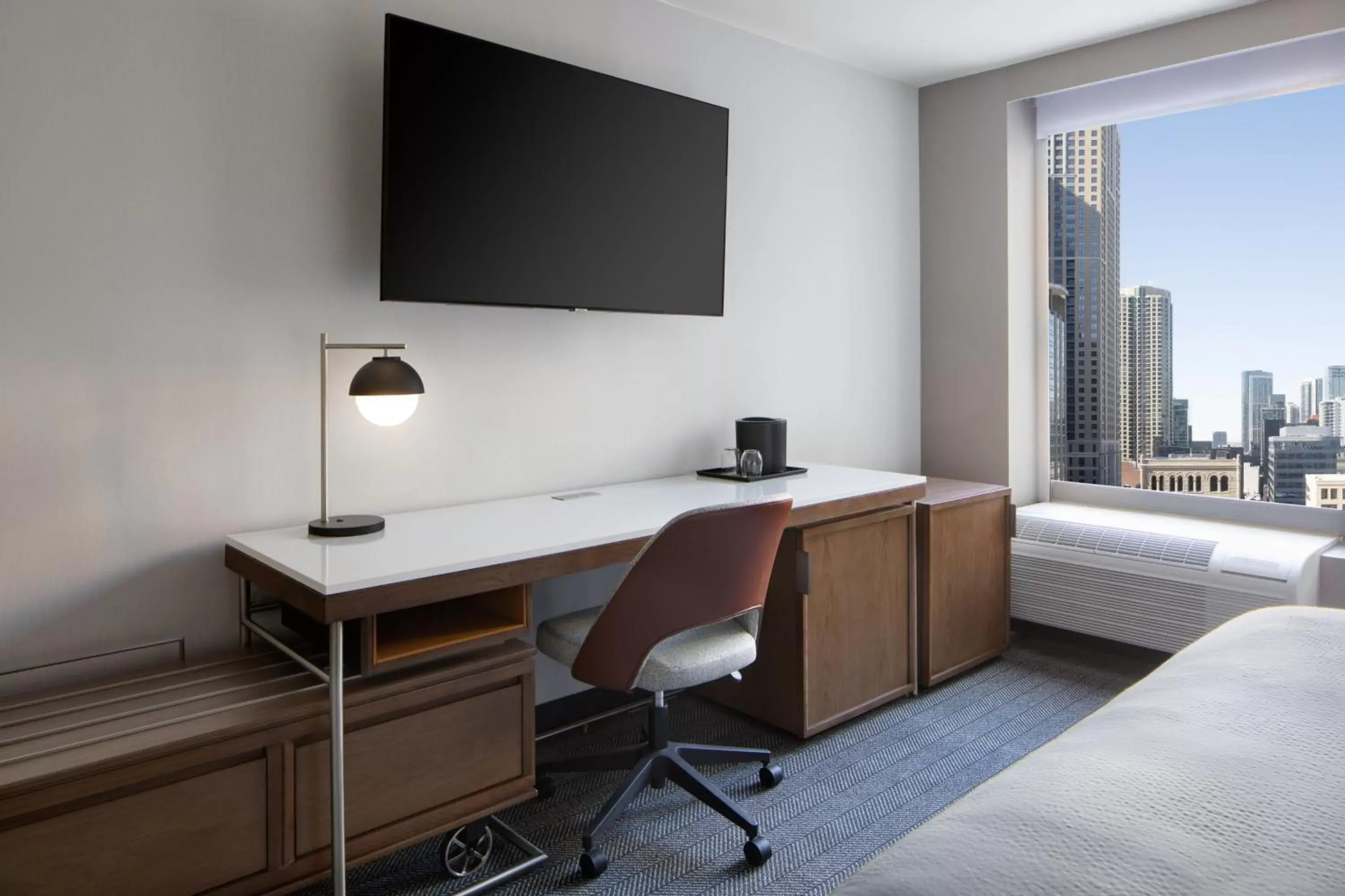 Photo of the whole room, TV/Entertainment Center in Courtyard by Marriott Chicago Downtown/River North