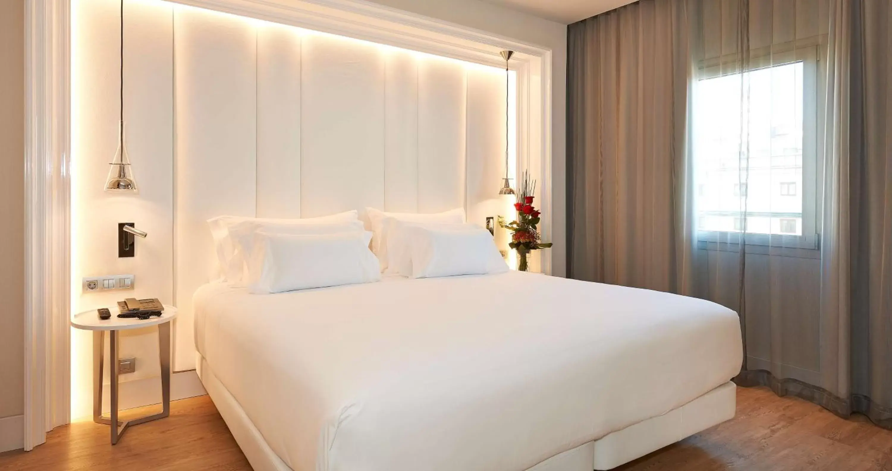 Photo of the whole room, Bed in NH Collection Barcelona Gran Hotel Calderon