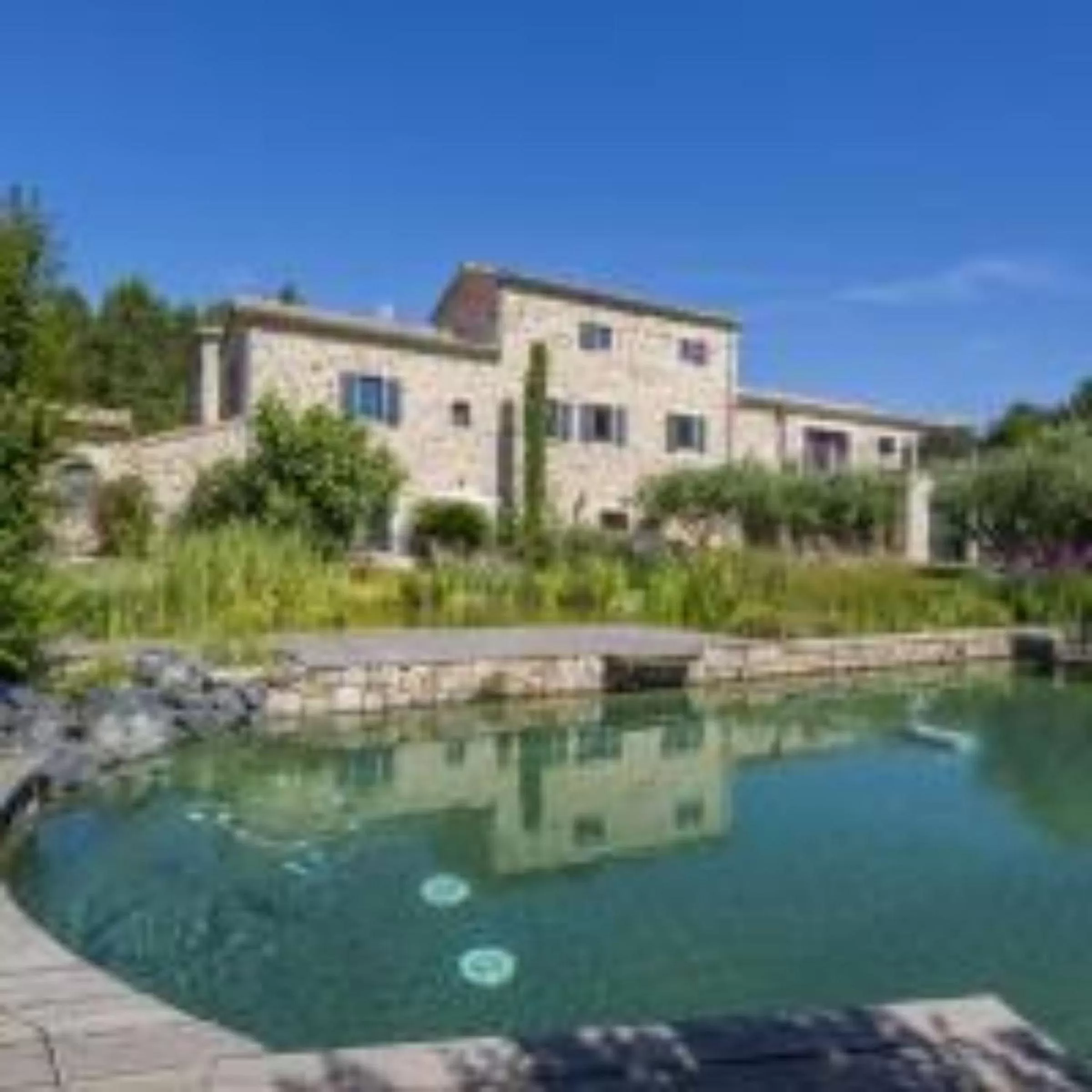 Property building in Le Mas de Baume