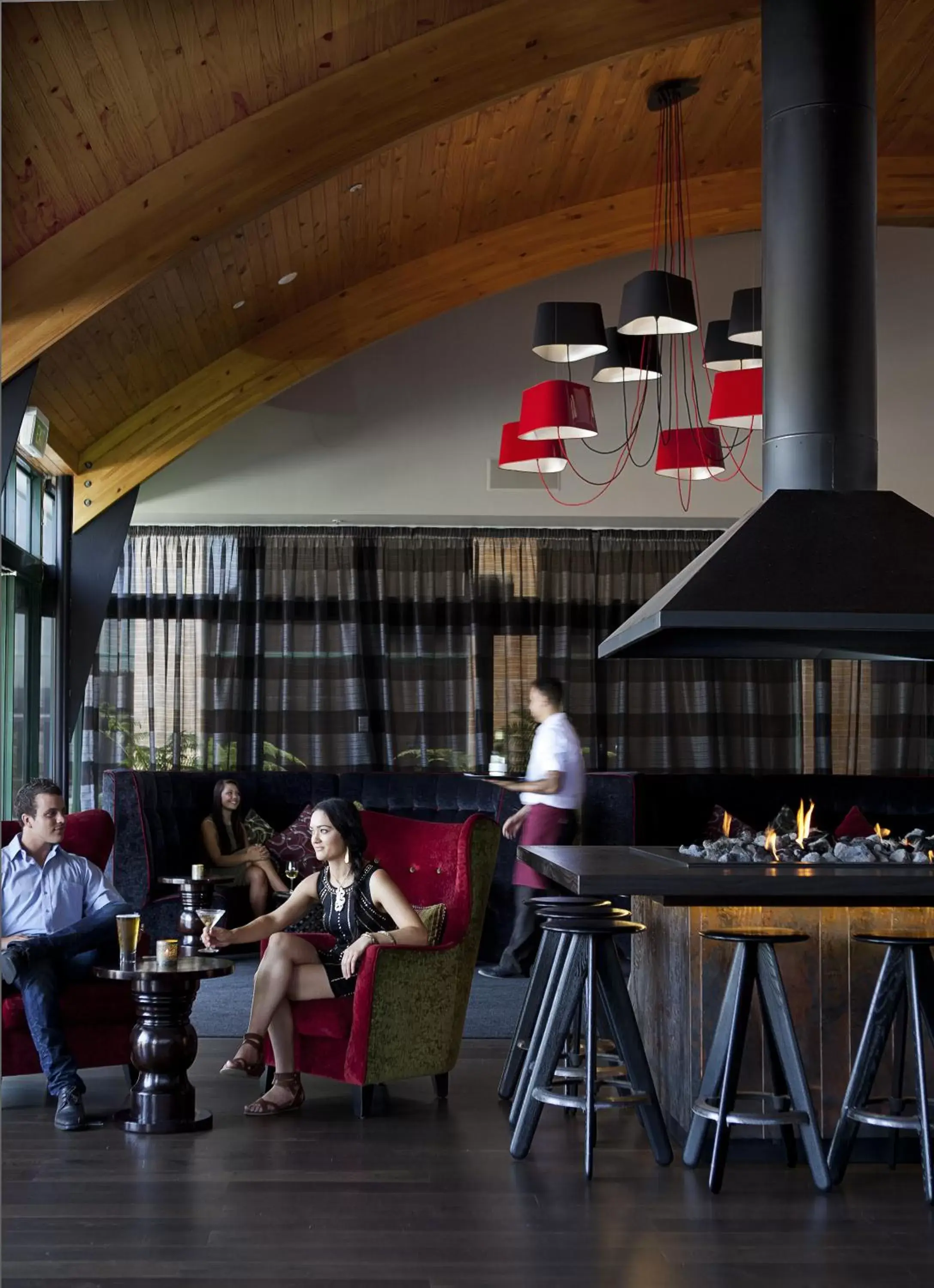 Lounge or bar in Novotel Rotorua Lakeside