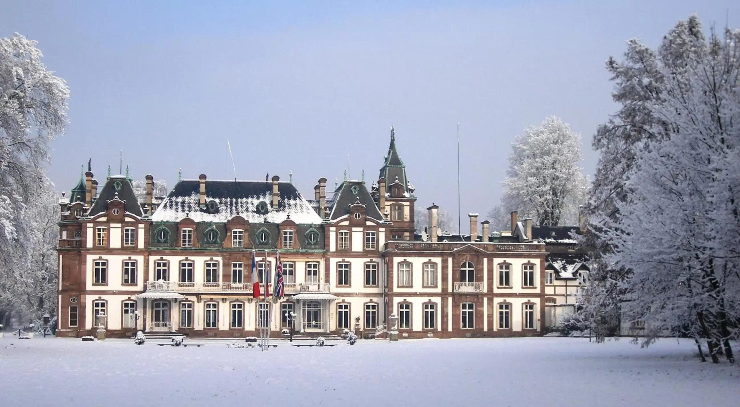 Property building, Winter in Château de Pourtalès