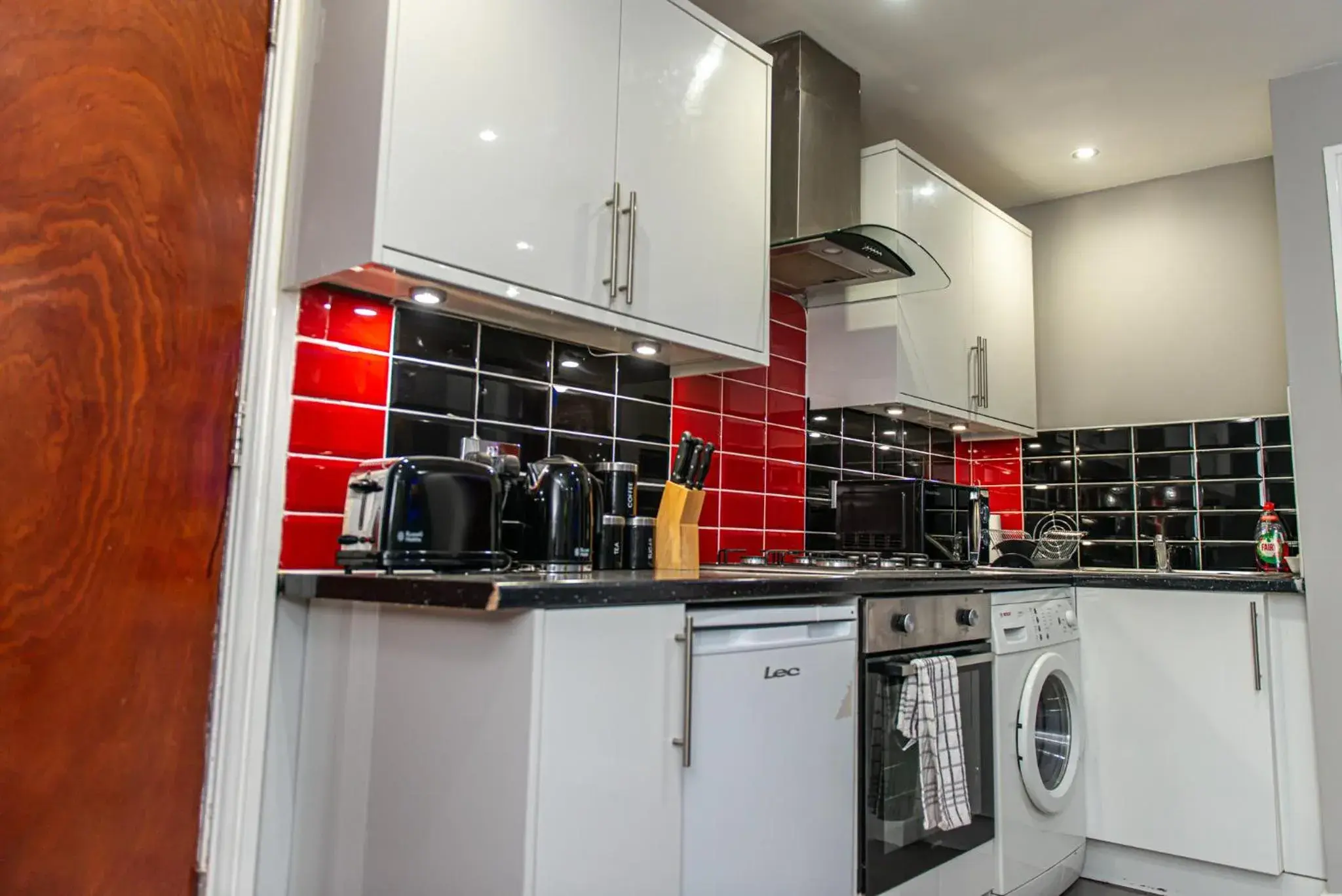 Kitchen/Kitchenette in Meridian Serviced Apartments