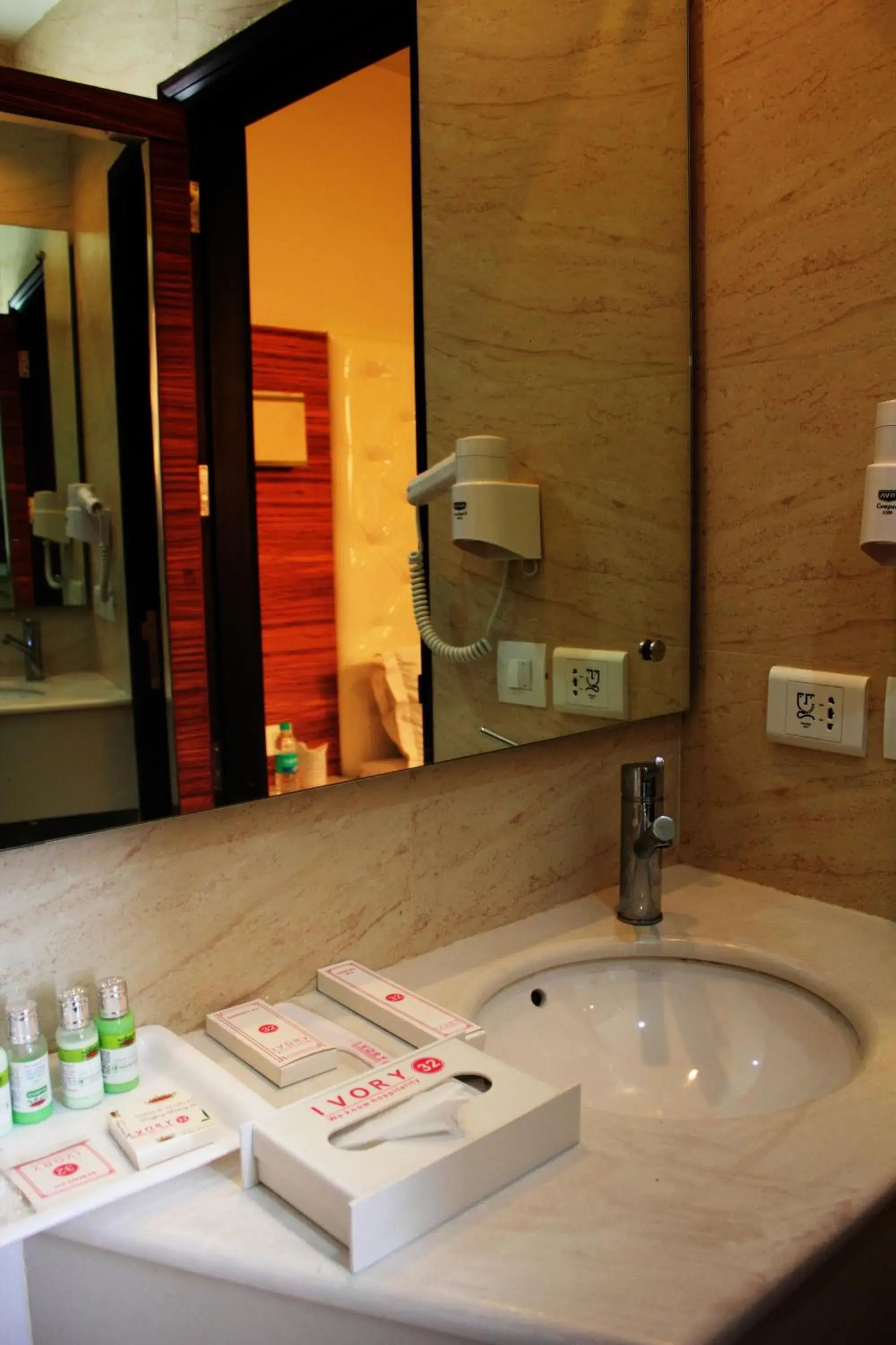 Bathroom in Hotel Ivory 32