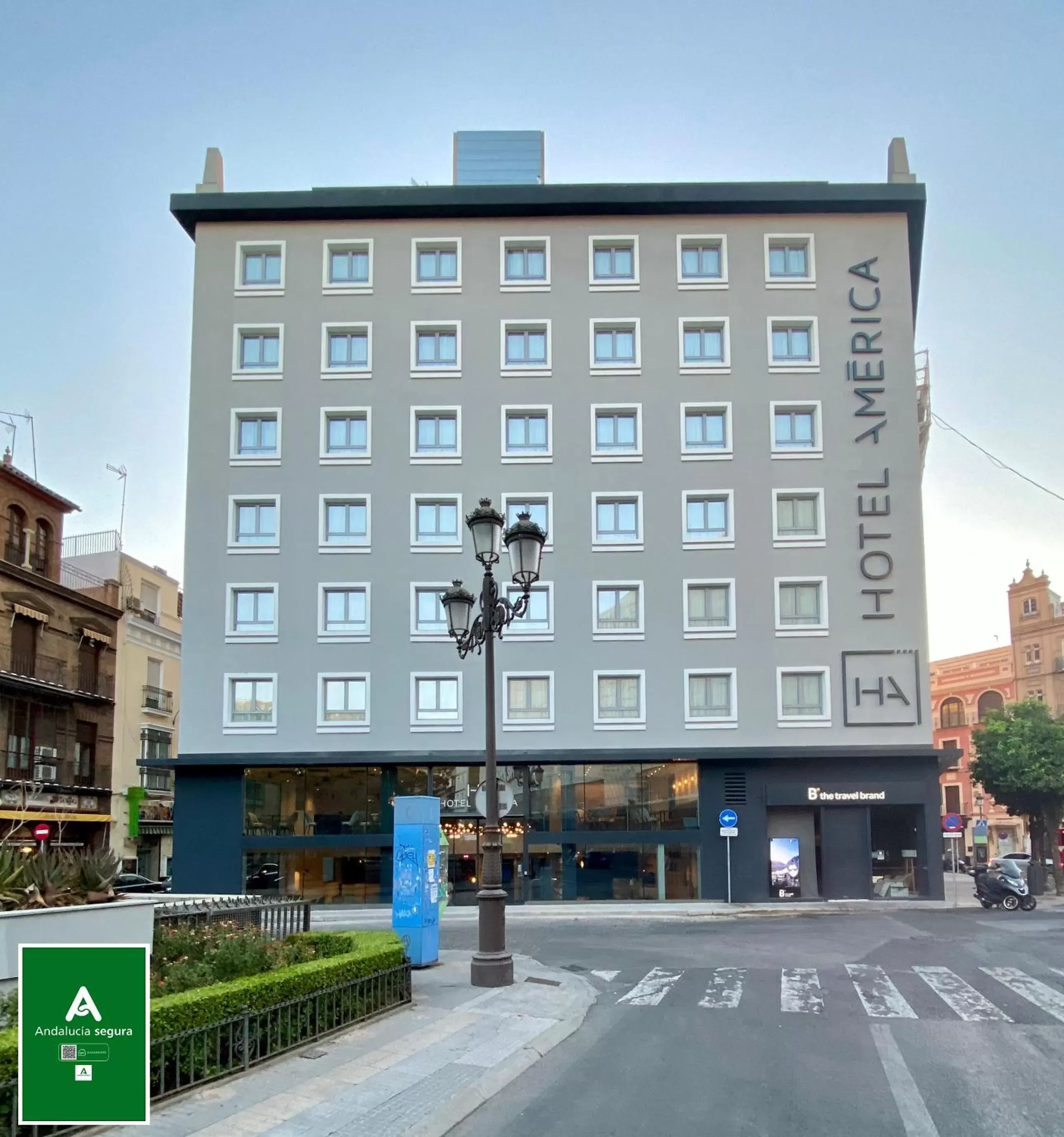Facade/entrance, Property Building in Hotel América Sevilla