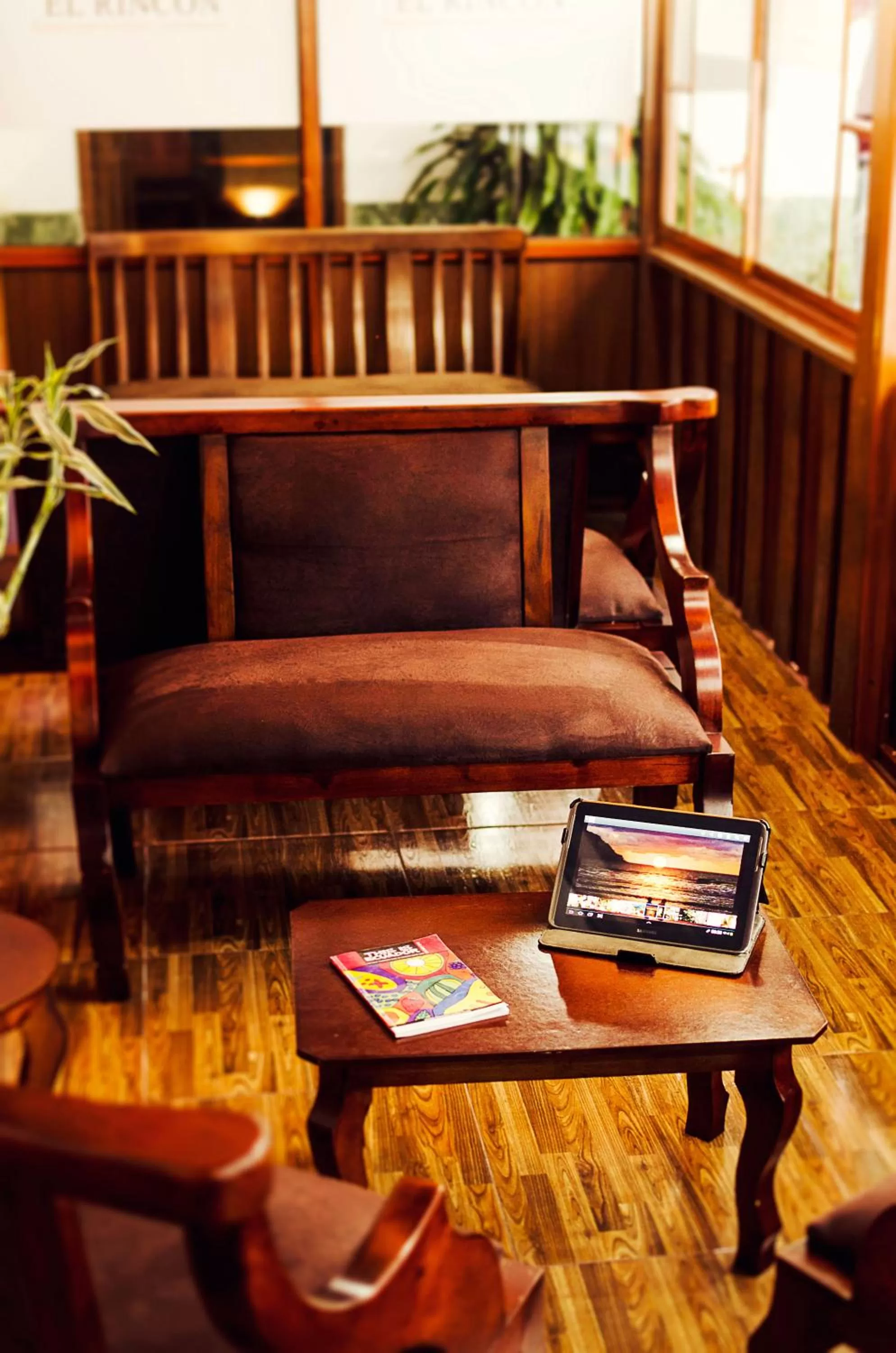 Library in Hotel Flor de Oriente