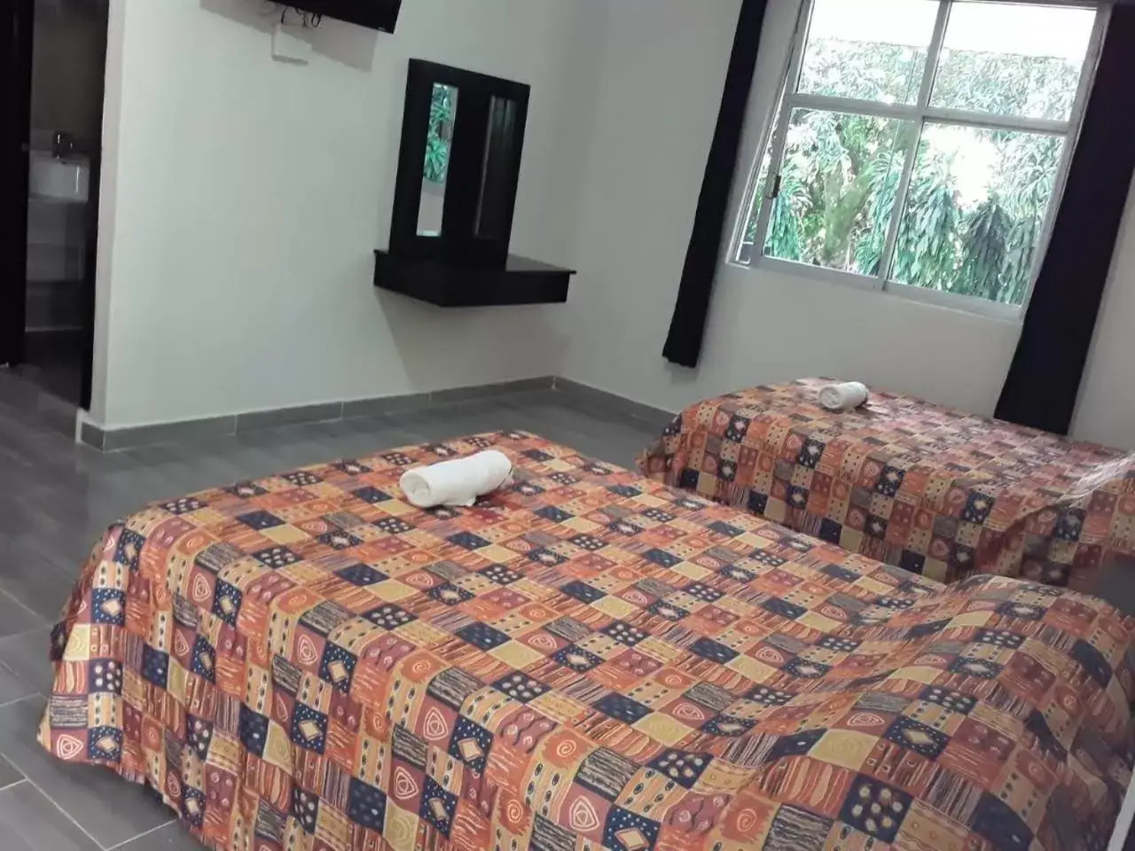 Photo of the whole room, Bed in Hotel Sevilla Palenque