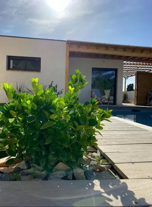 Property building, Swimming Pool in le pool house