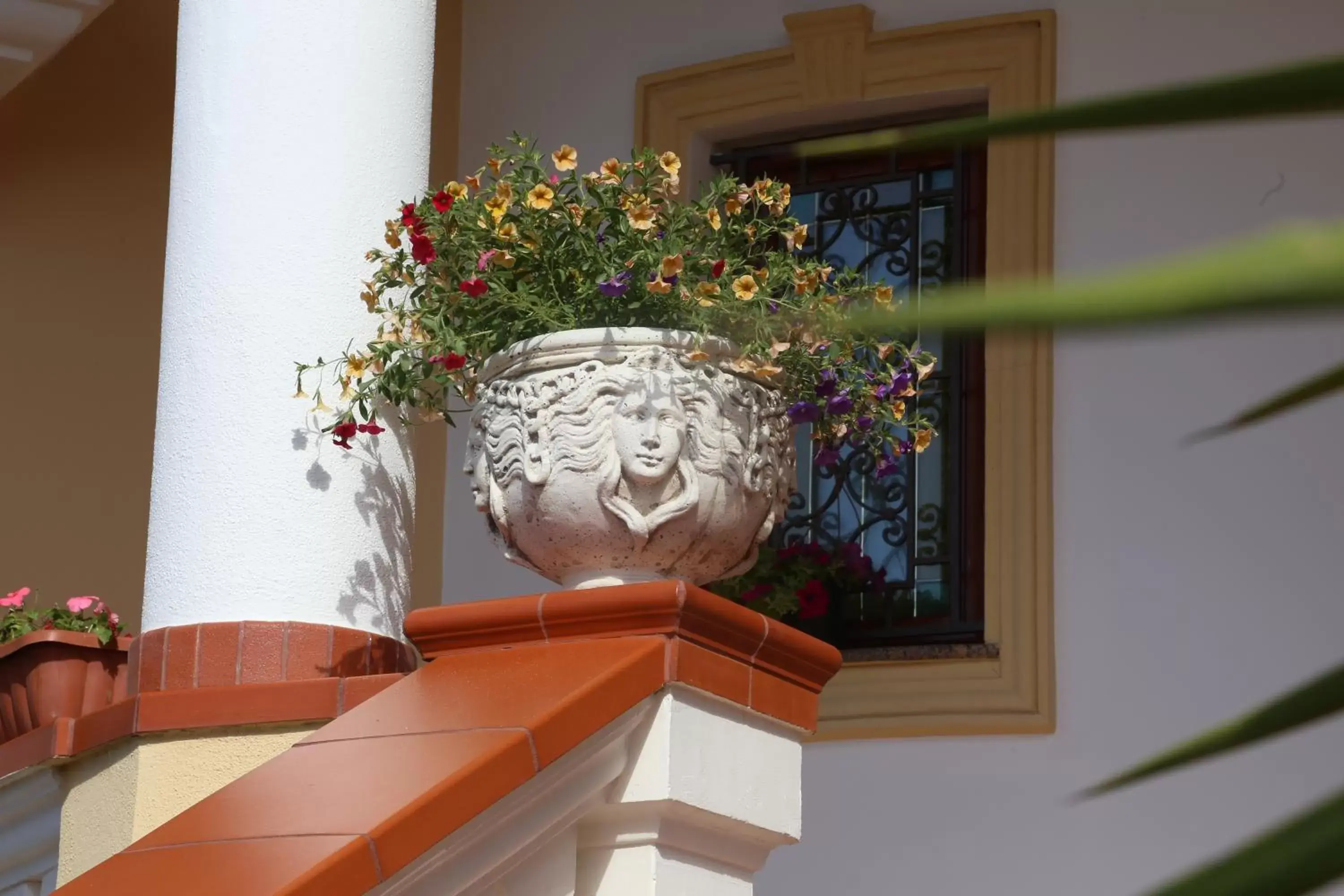 Facade/entrance in Villa Manno