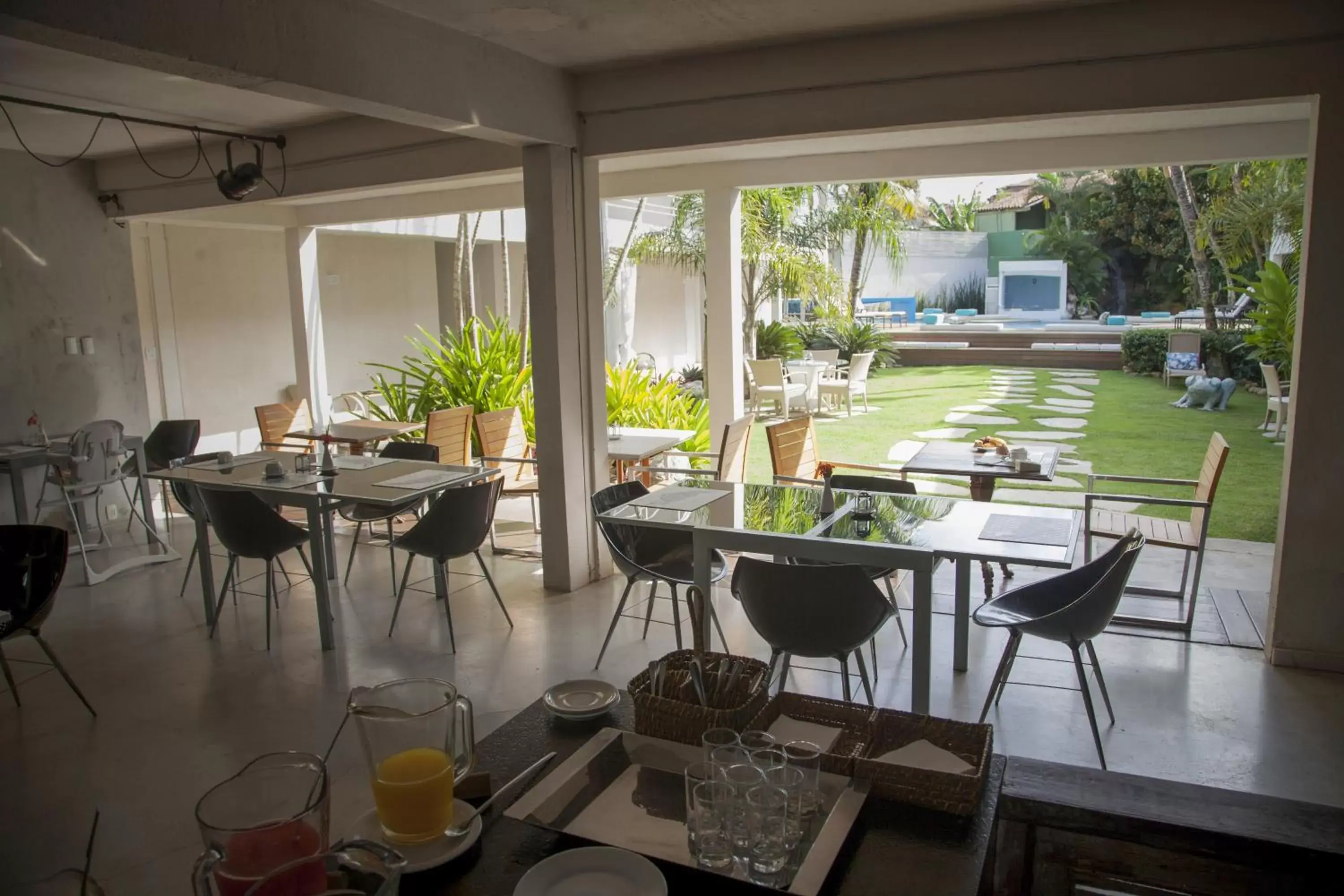 Balcony/Terrace, Restaurant/Places to Eat in Armação dos Búzios Pousada Design