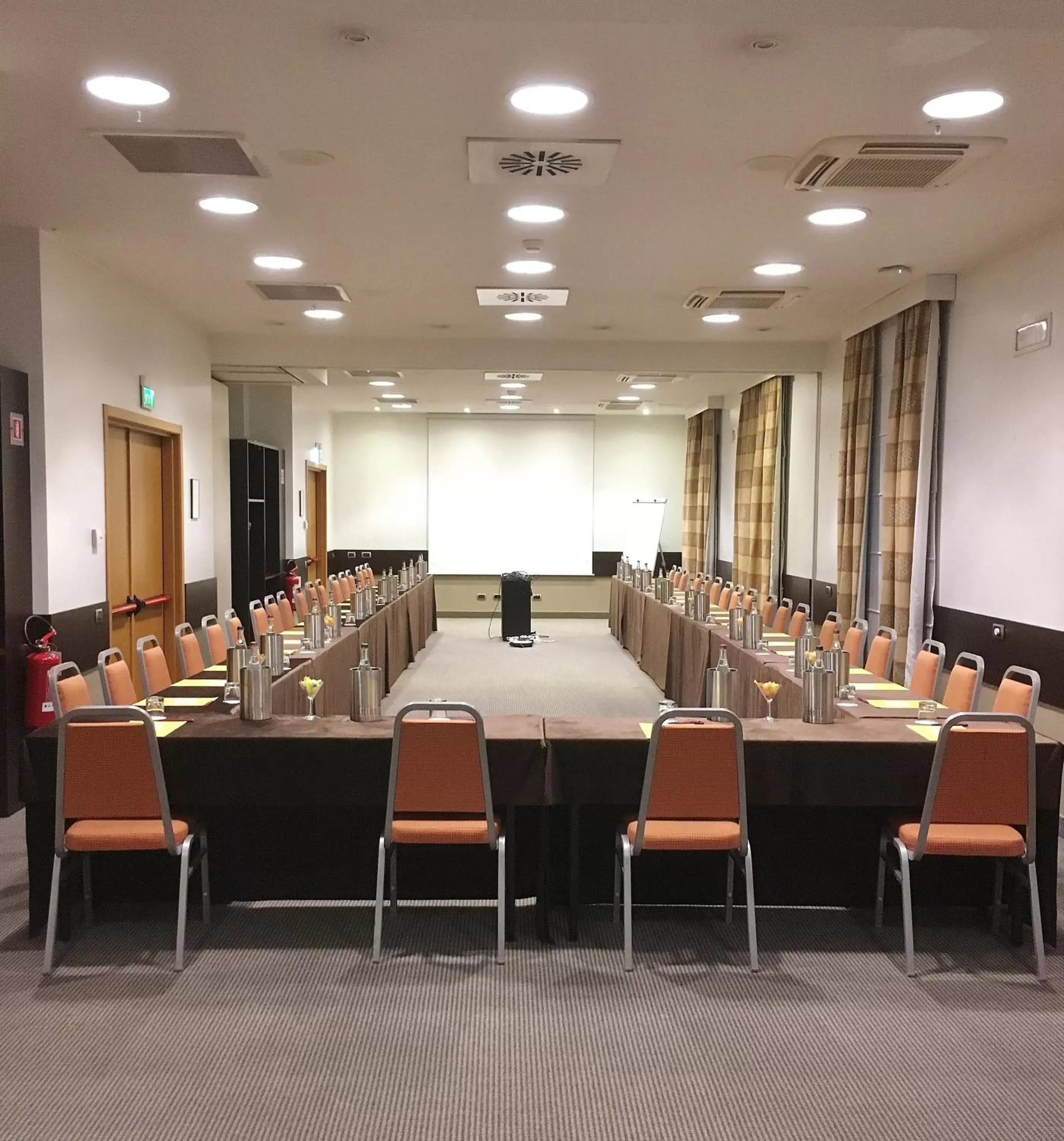 Meeting/conference room in Crowne Plaza Milan Malpensa Airport, an IHG Hotel