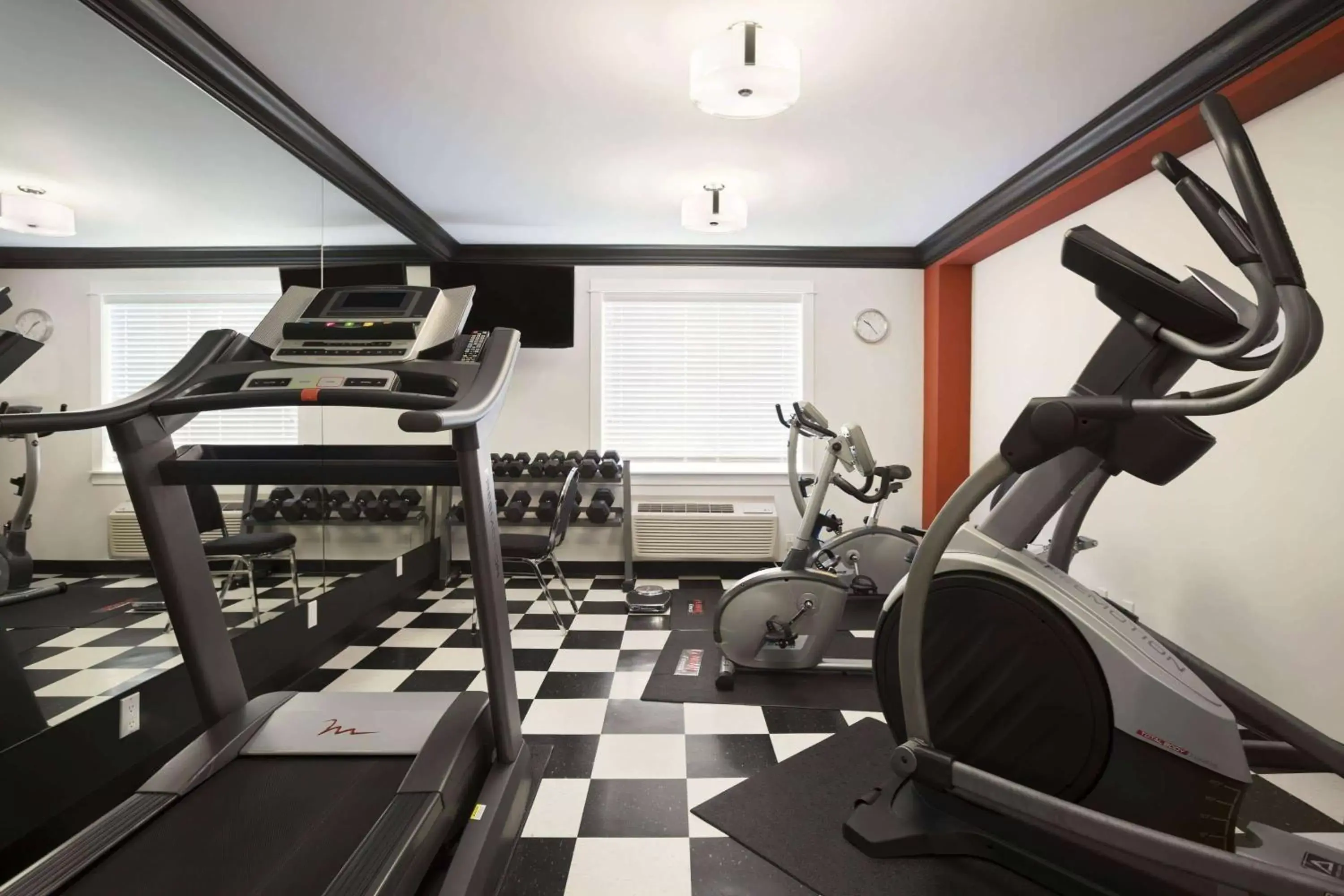 Fitness centre/facilities, Fitness Center/Facilities in Ramada by Wyndham Surrey/Langley