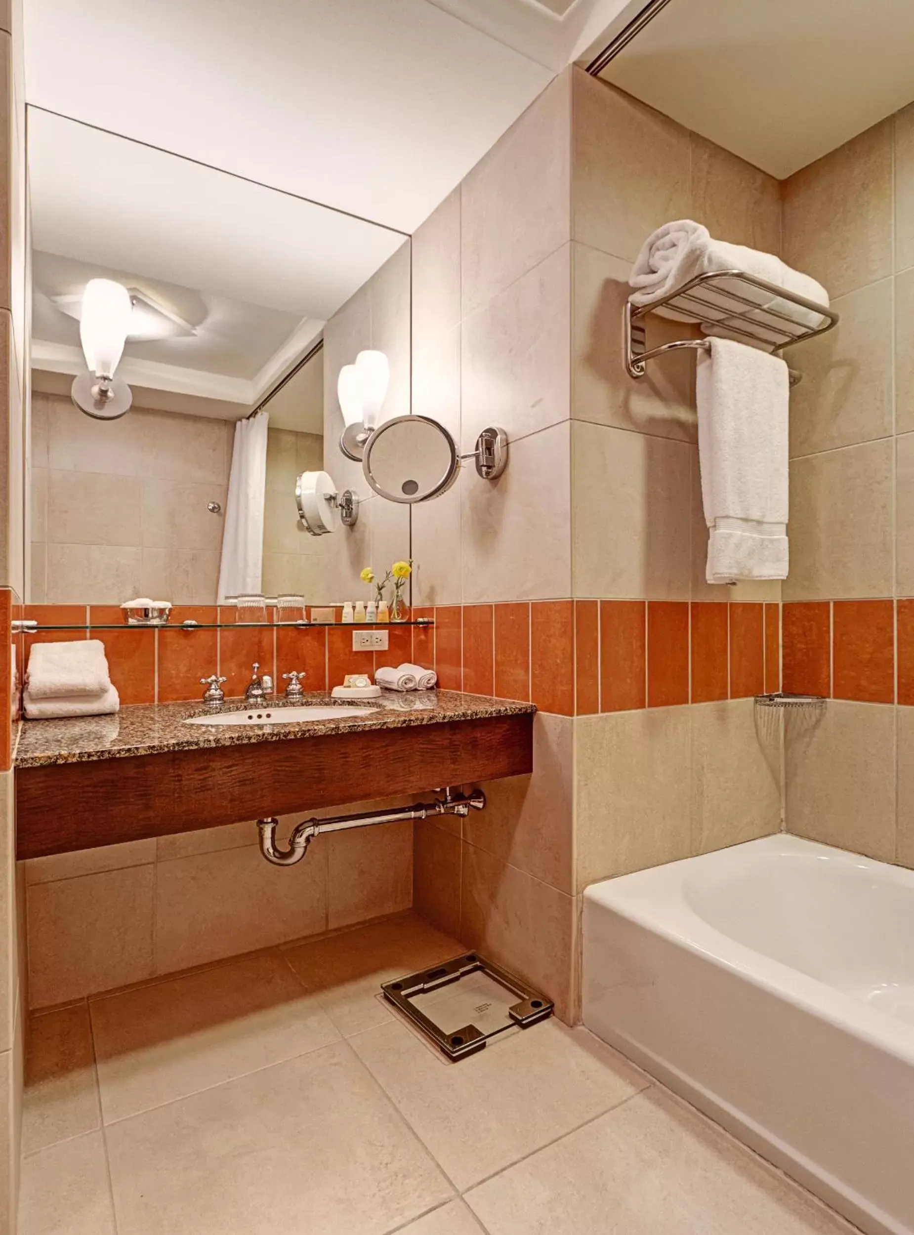 Bathroom in Hotel Giraffe by Library Hotel Collection
