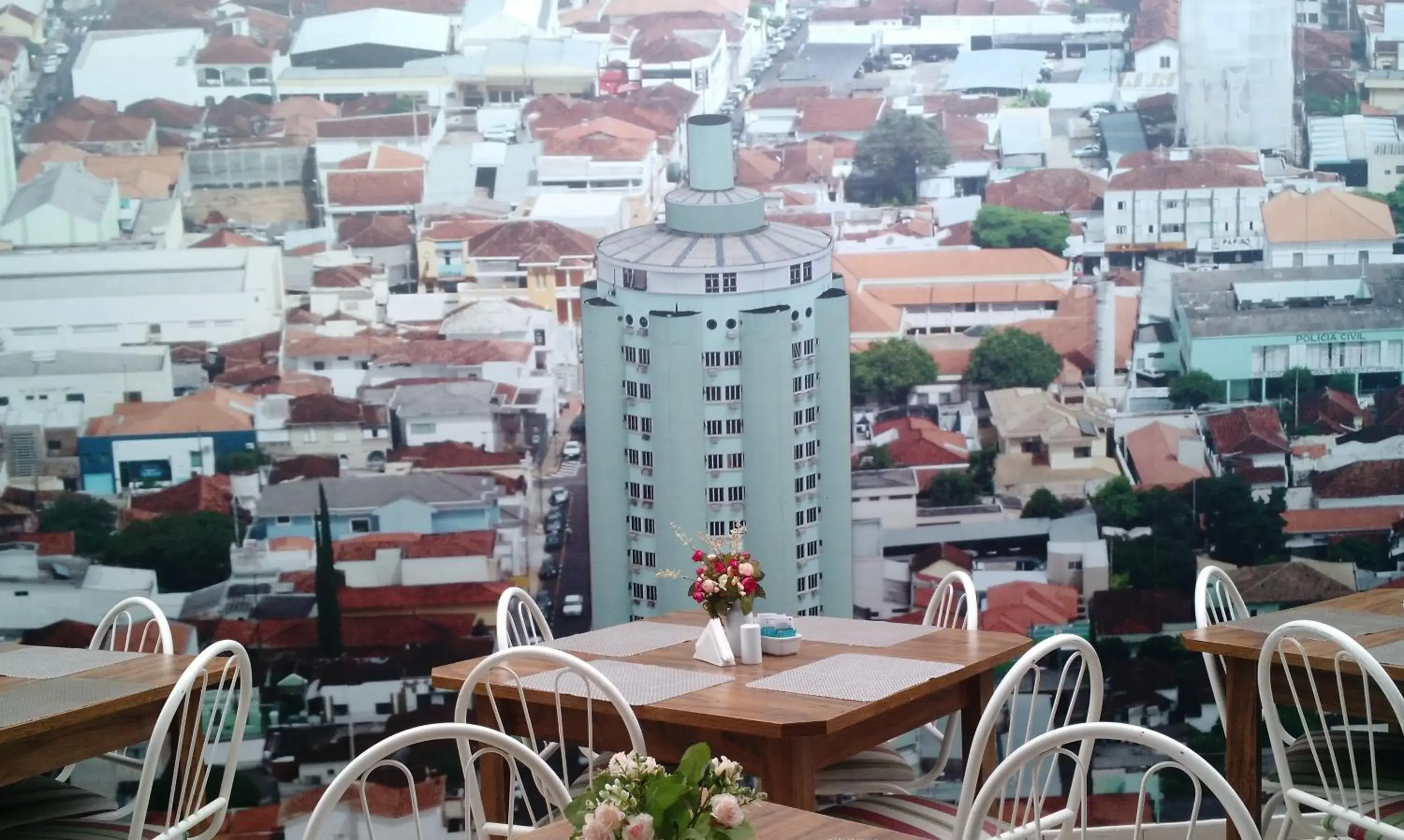 Restaurant/places to eat in Tower Franca Hotel