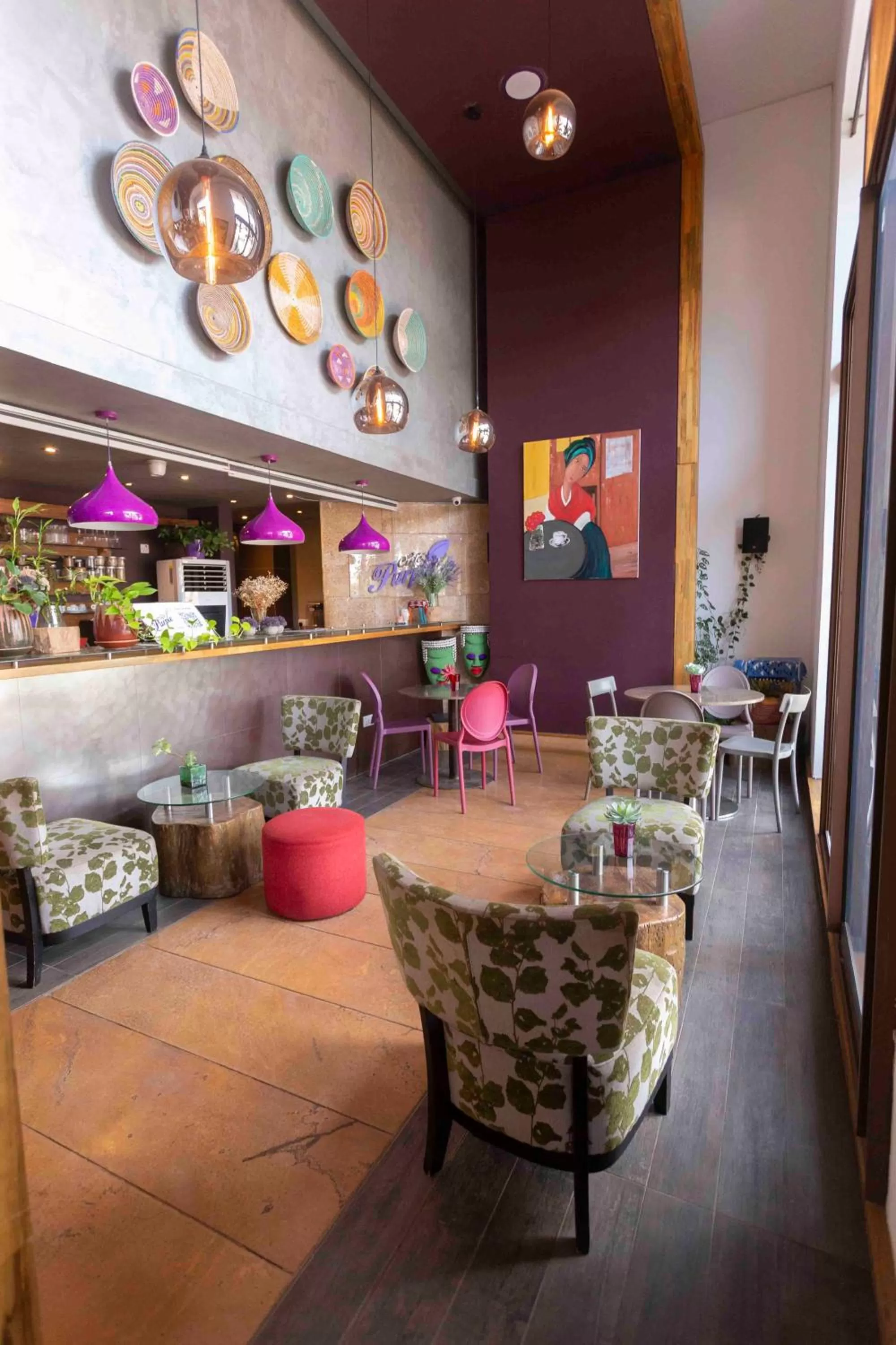 Restaurant/places to eat in Roots Hotel Apartment