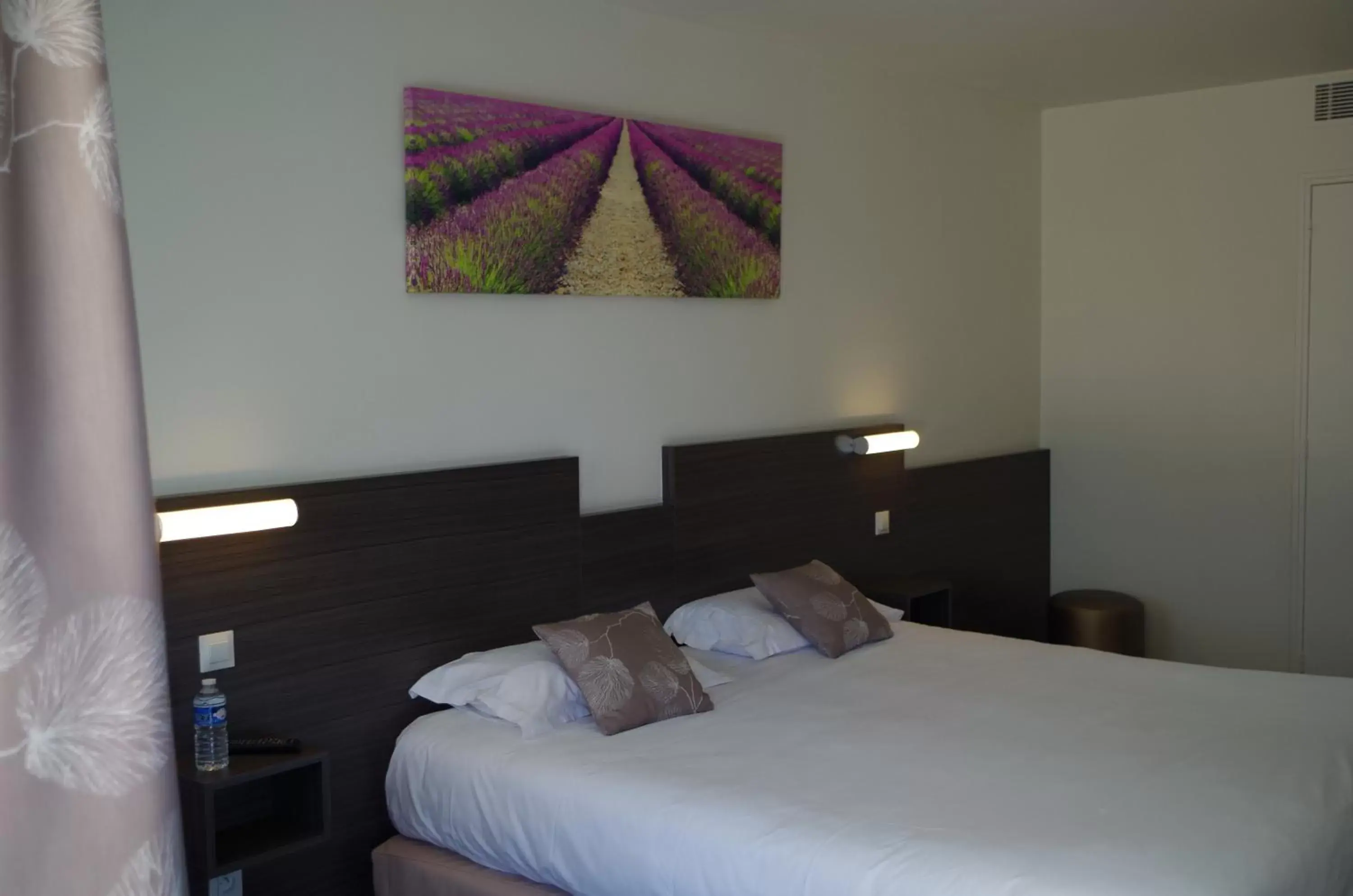 Photo of the whole room, Bed in Hôtel Restaurant Bel Air Crevin - Axe Rennes Nantes