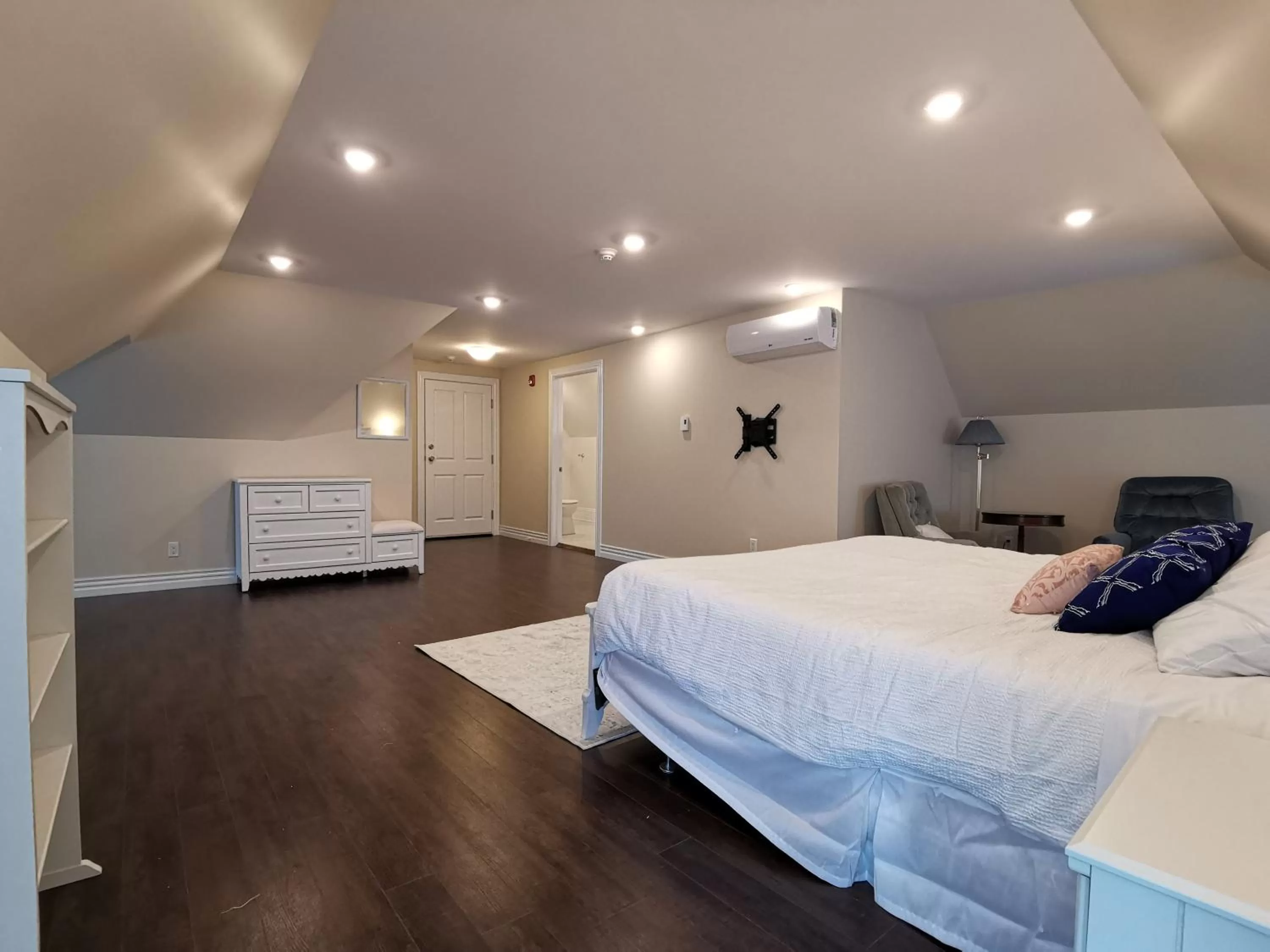 Bed in By The River B&B