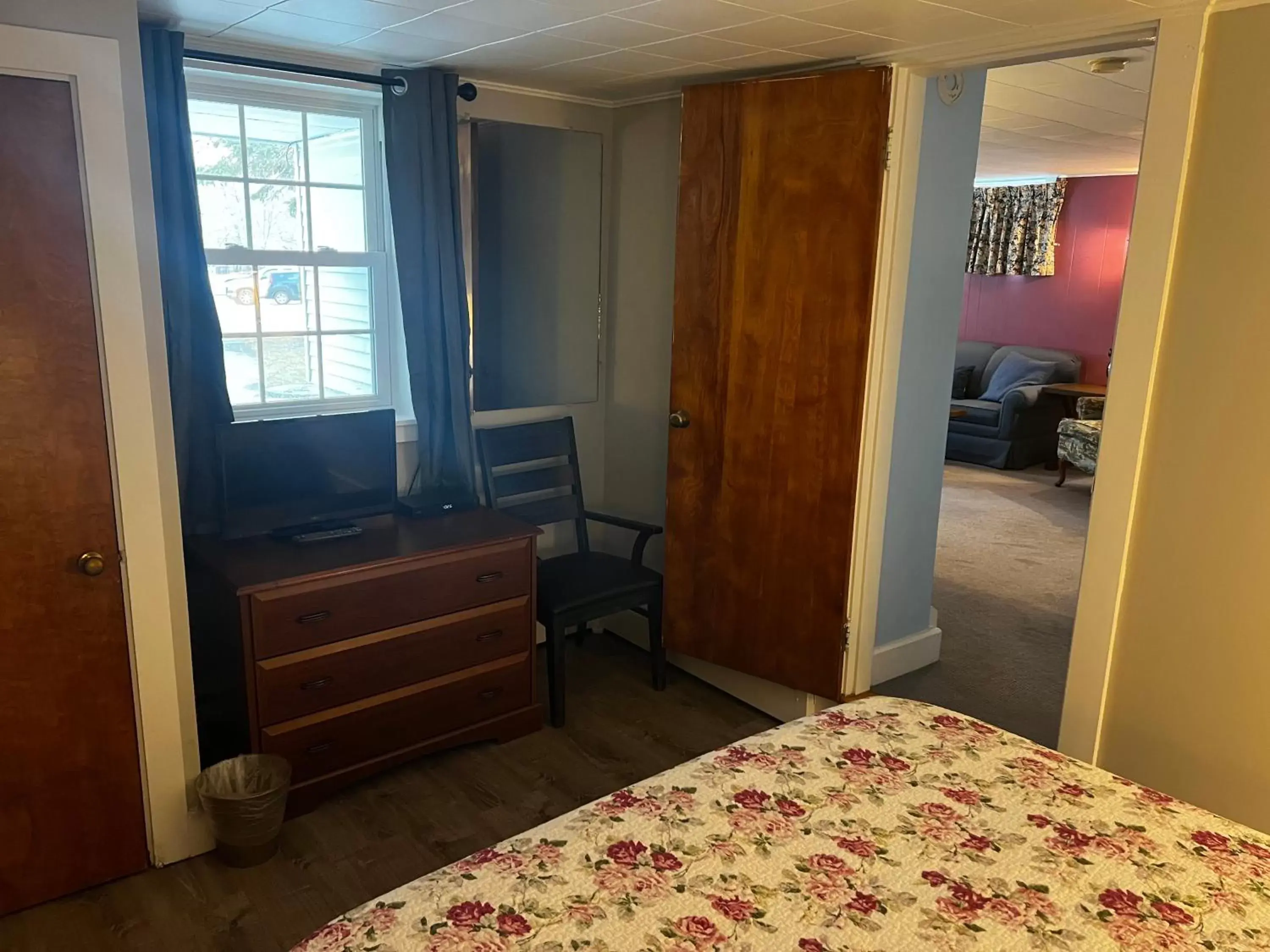 Bedroom, Bed in Claddagh Motel & Suites