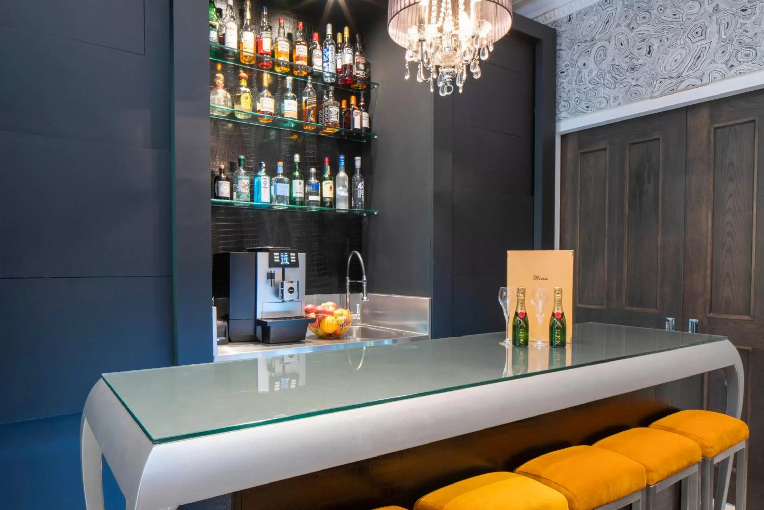 Lounge or bar in Eccleston Square Hotel