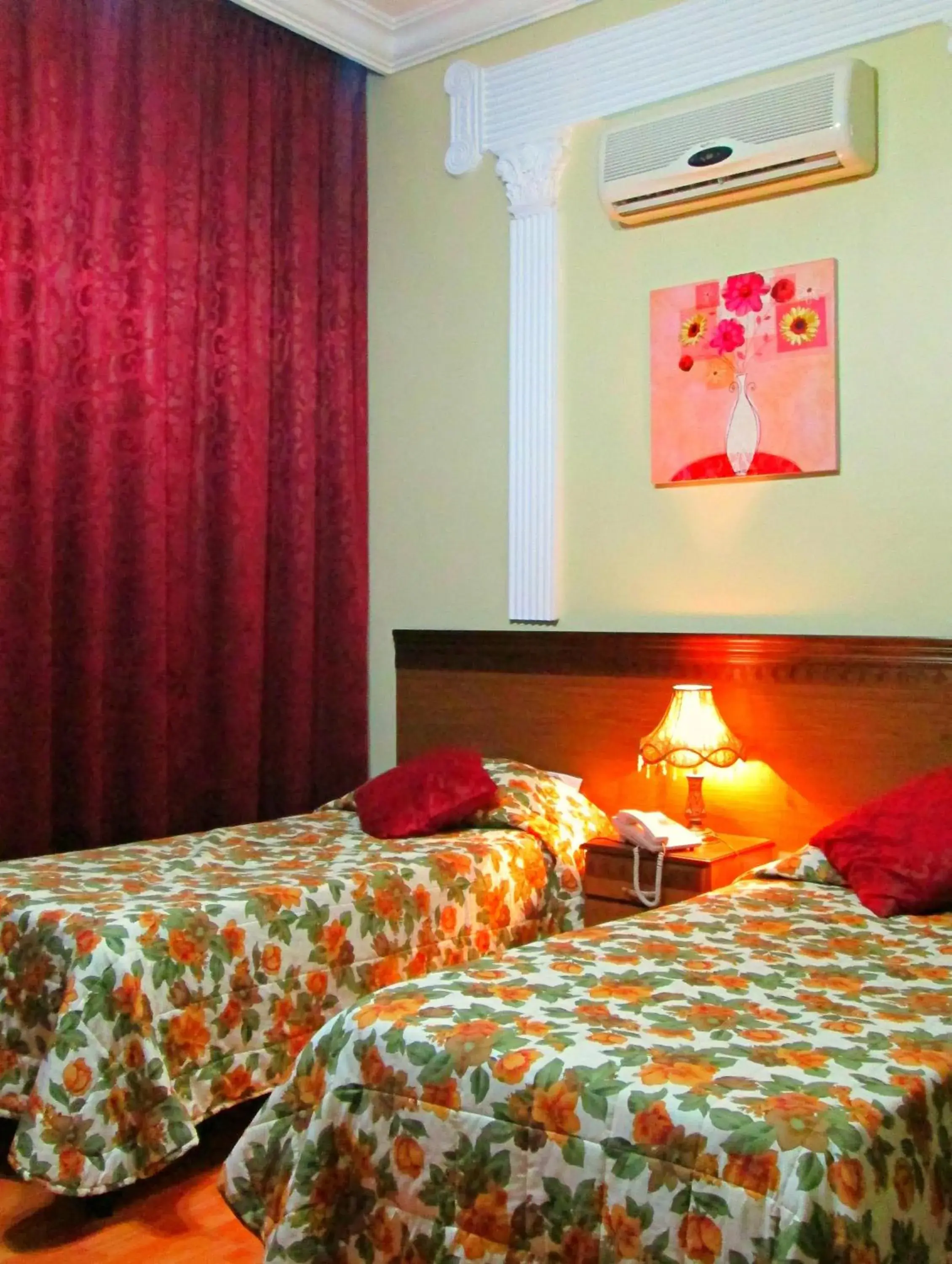 Bedroom, Bed in Sufara Hotel Suites