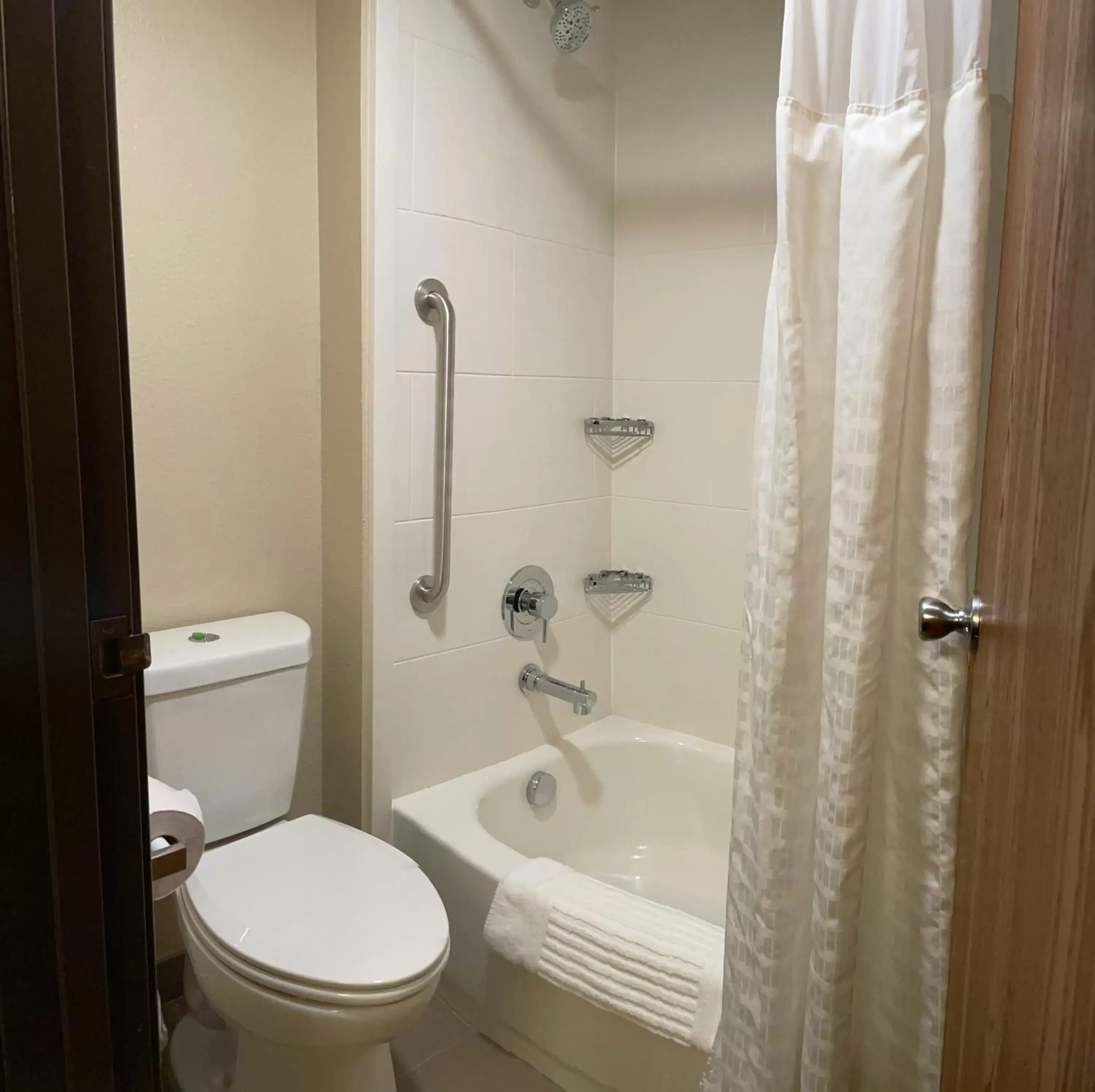 Shower, Bathroom in Wingate by Wyndham West Mifflin