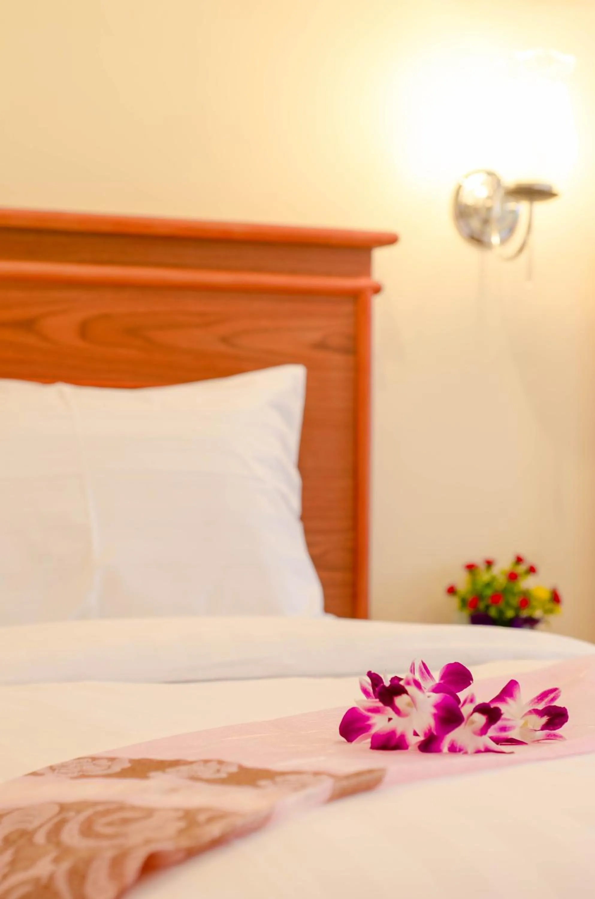 Bed in Phaithong Sotel Resort