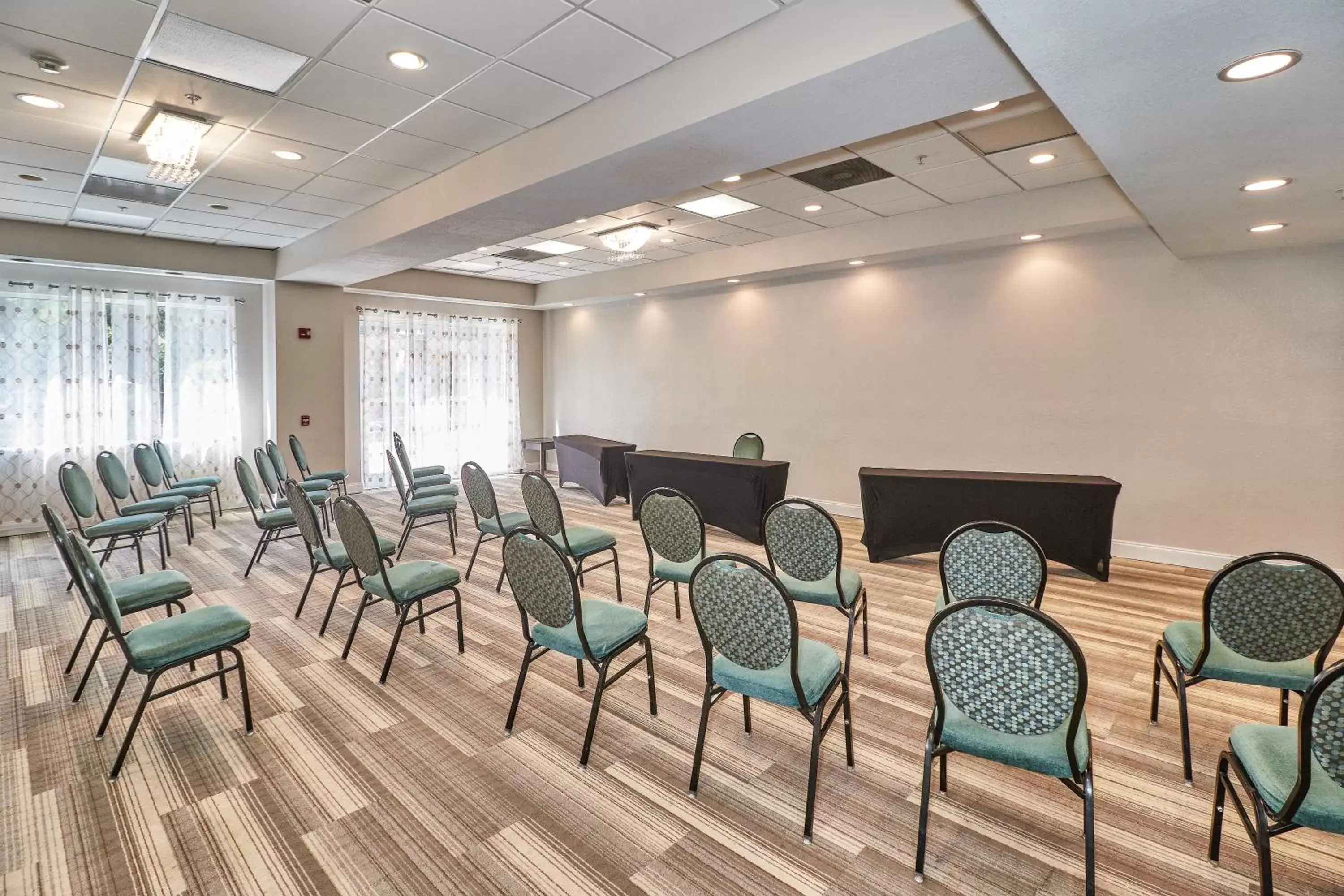 Meeting/conference room in Holiday Inn Express Hotel & Suites Clearwater US 19 North, an IHG Hotel