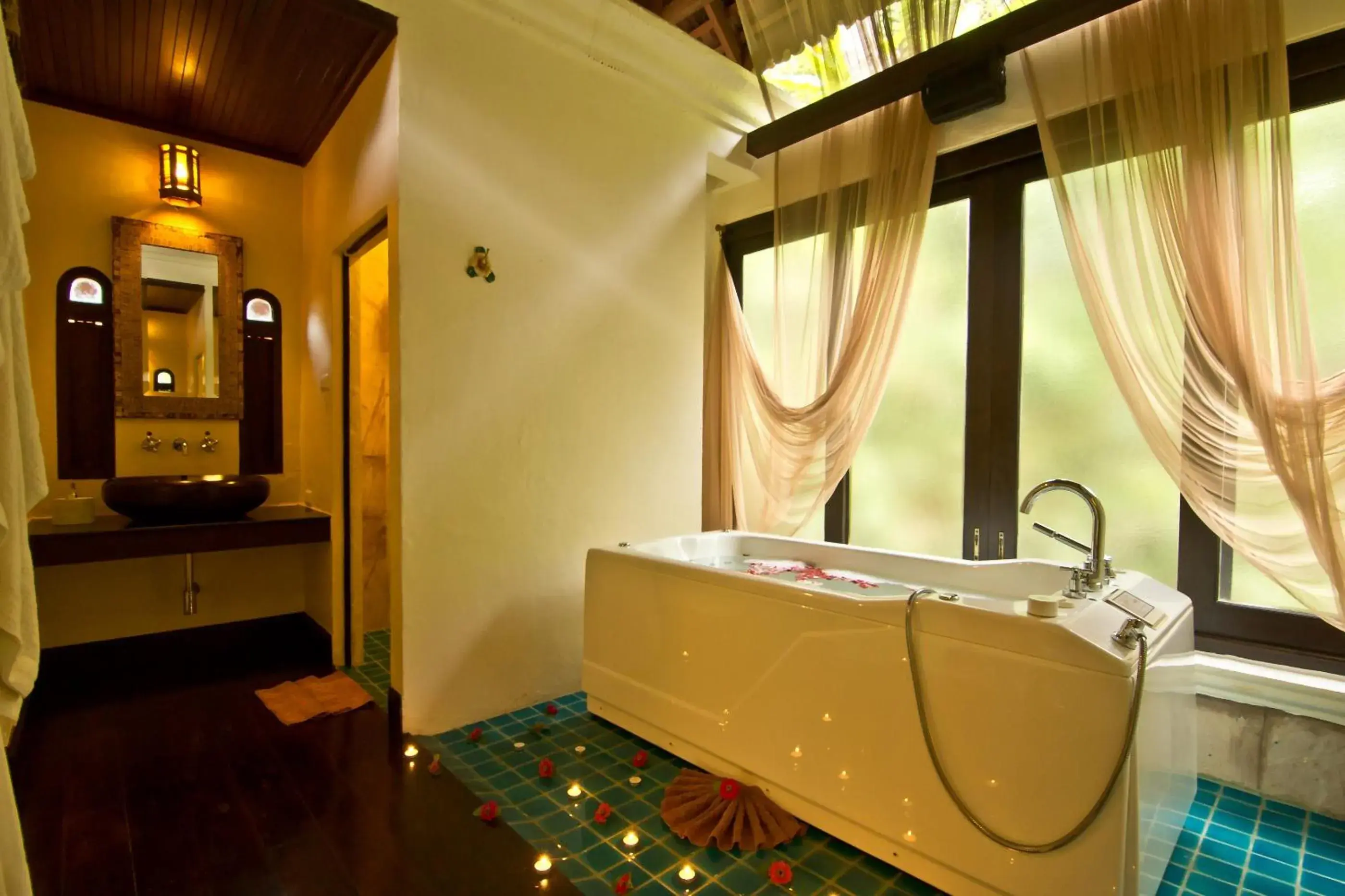 Hot Tub, Bathroom in Panviman Chiang Mai Spa Resort