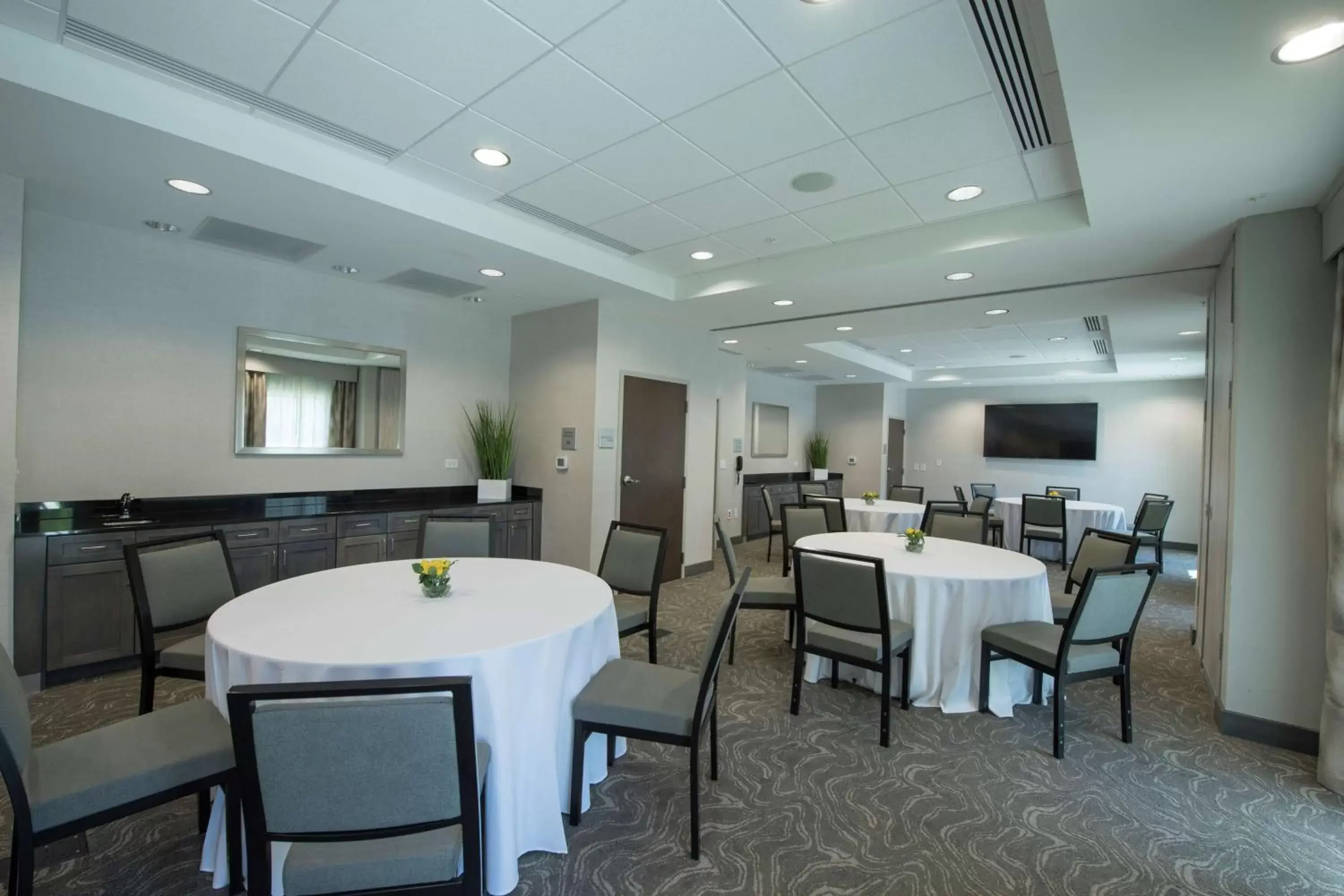 Meeting/conference room, Restaurant/Places to Eat in Hampton Inn & Suites Snellville Atlanta Ne
