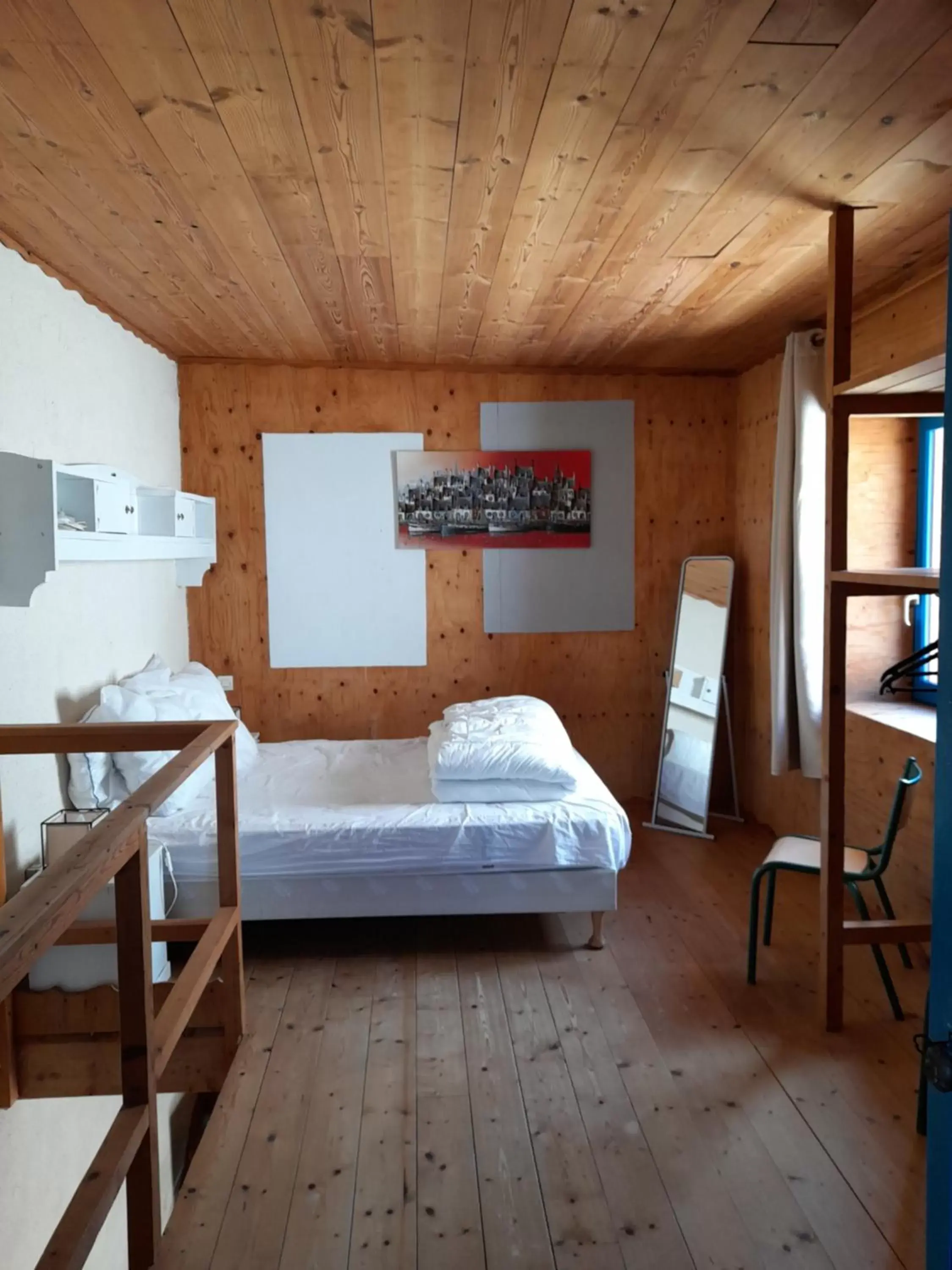 Bedroom, Bunk Bed in Les Hortensias - Chambres d'Hôtes