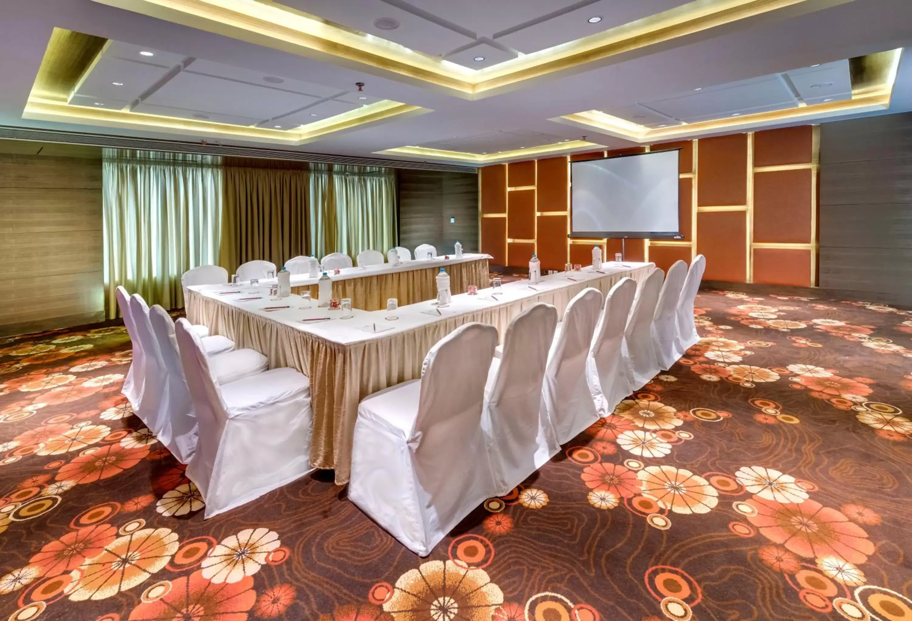 Banquet/Function facilities in Pride Plaza Hotel, Kolkata