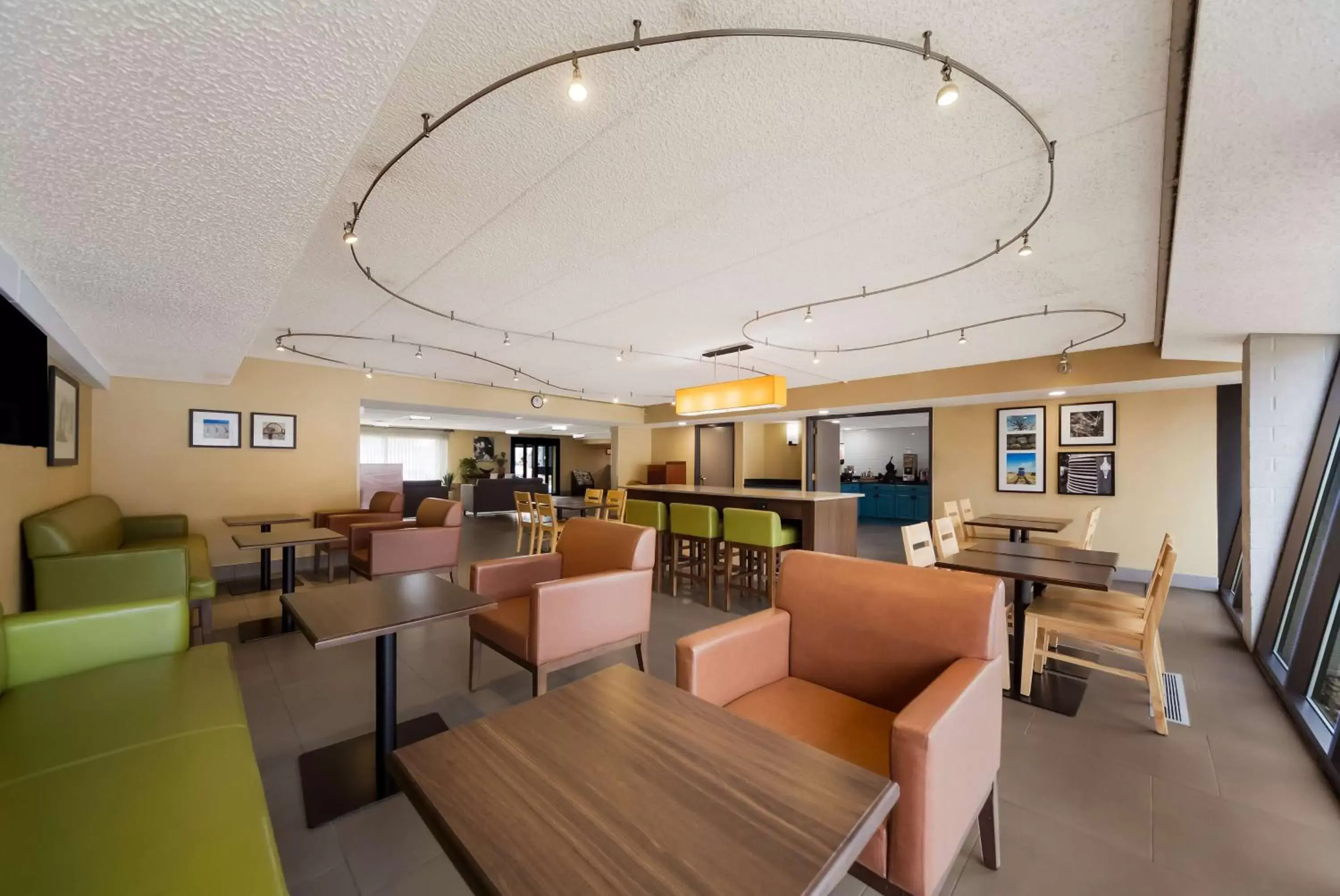 Breakfast, Restaurant/Places to Eat in Country Inn & Suites by Radisson, Lincoln Airport, NE