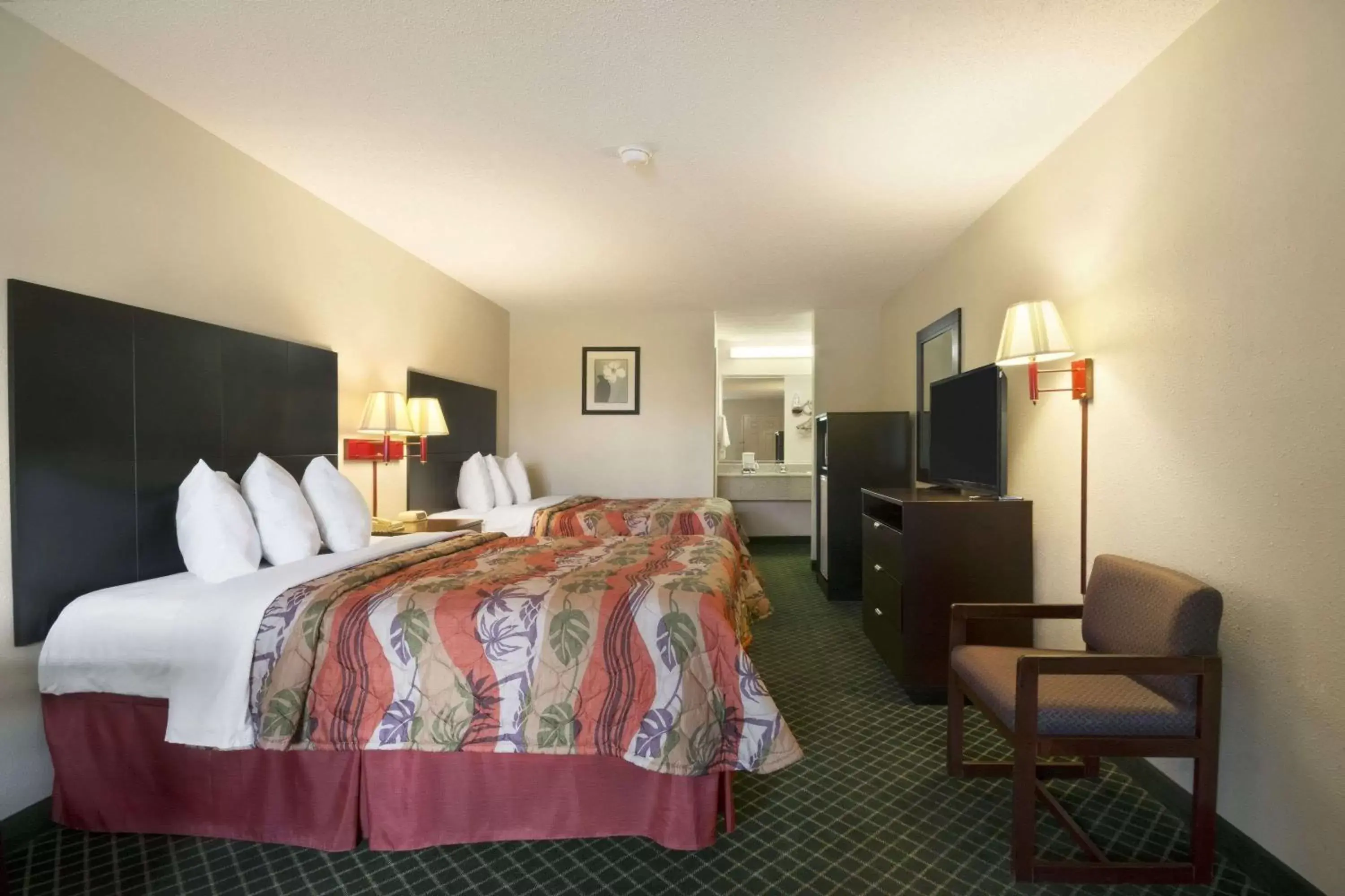 Photo of the whole room, Bed in Days Inn by Wyndham Alma