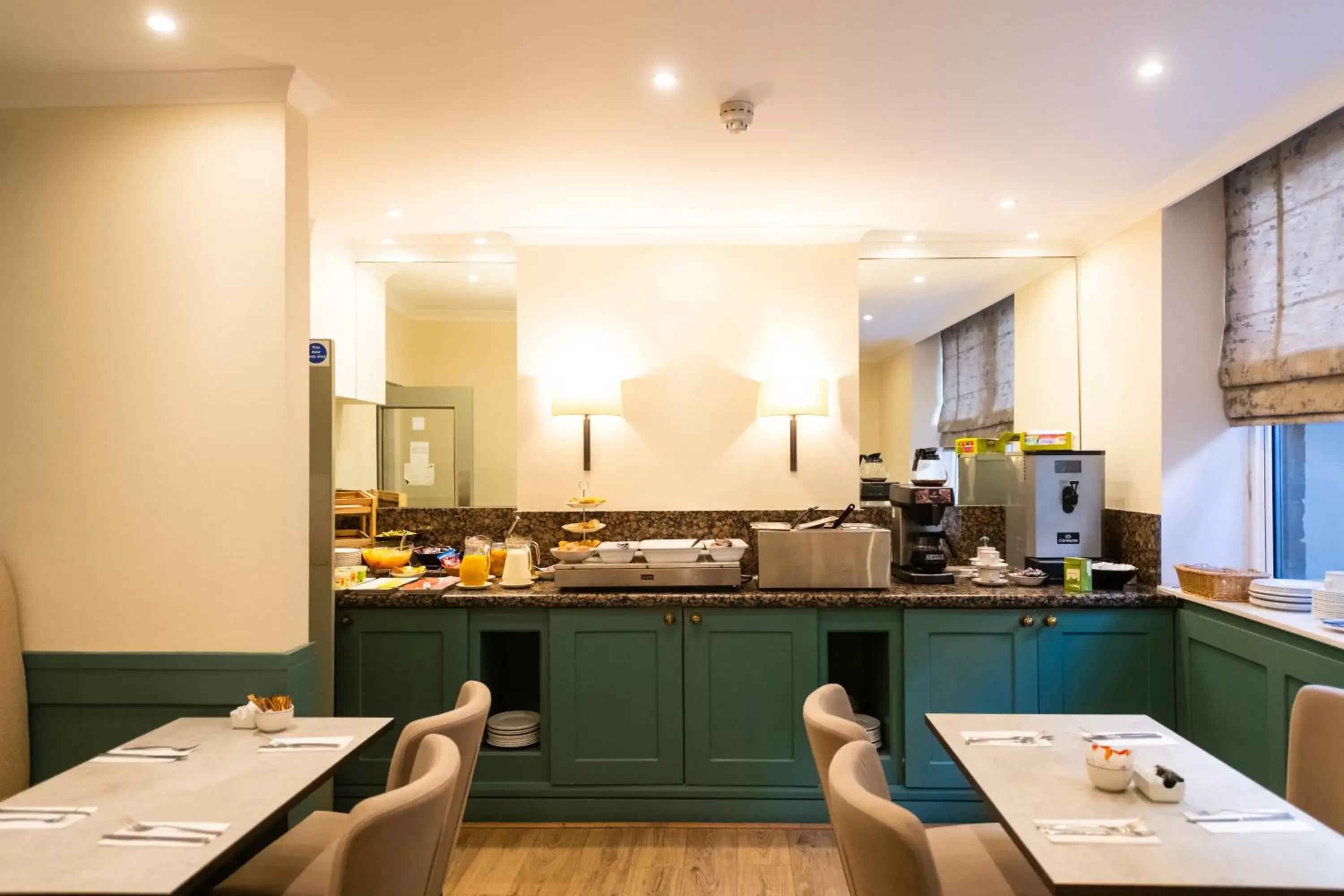 Breakfast, Restaurant/Places to Eat in Blandford Hotel