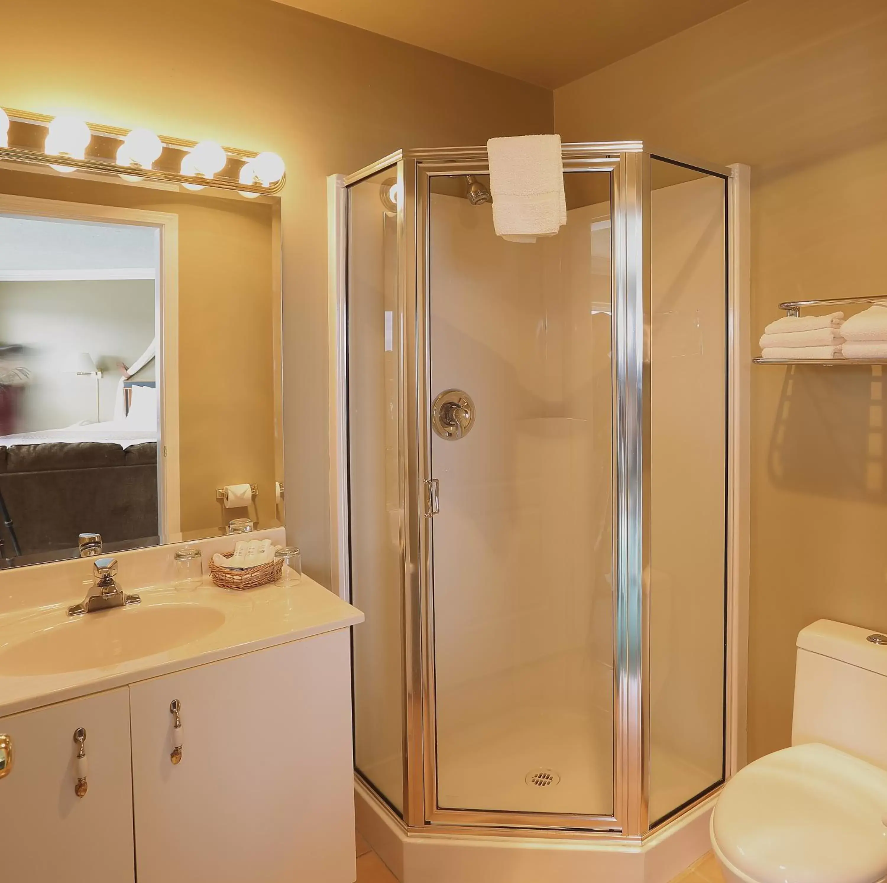 Bathroom in Glen Lyon Inn