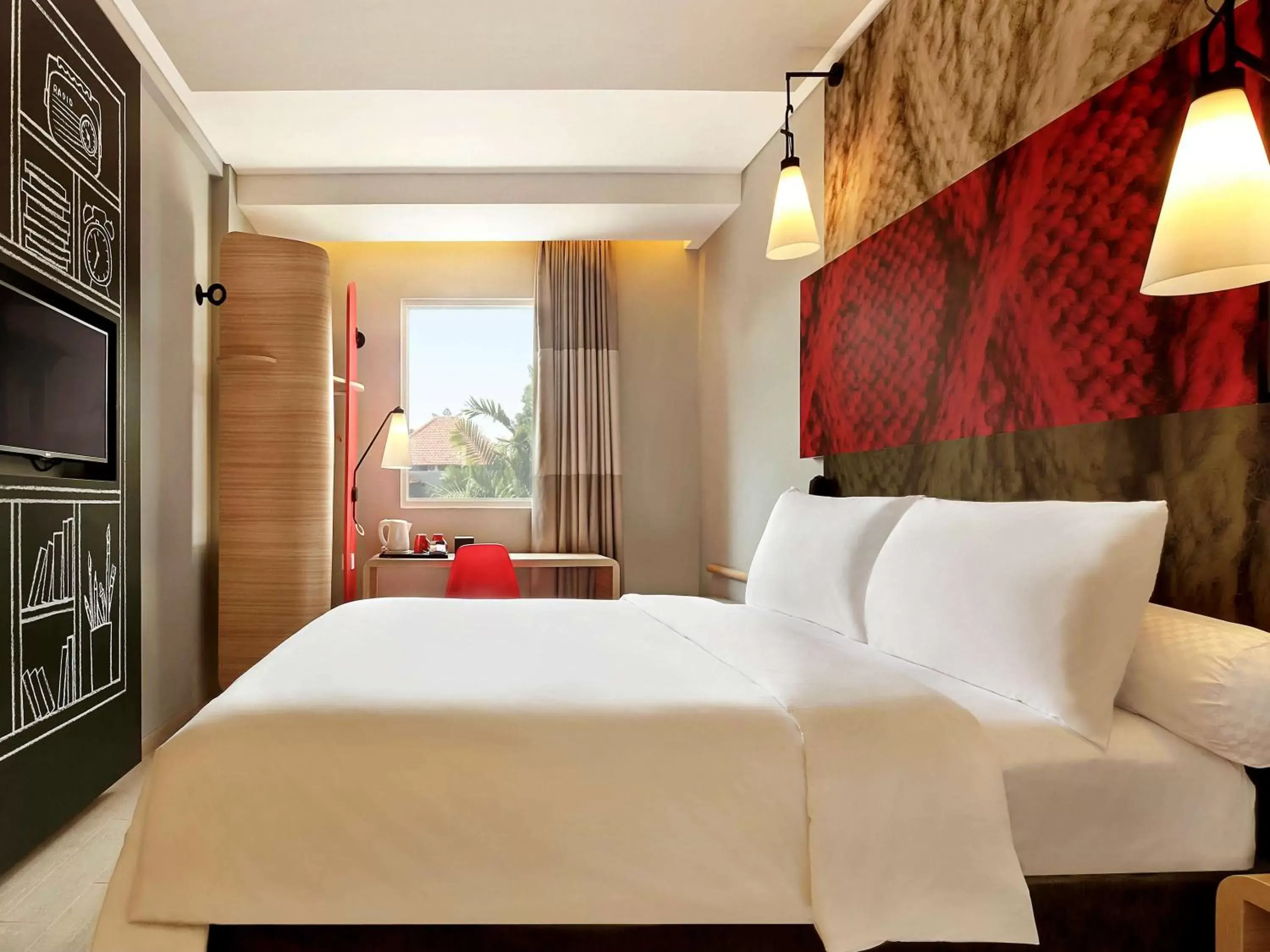 Photo of the whole room, Bed in ibis Bali Legian Street