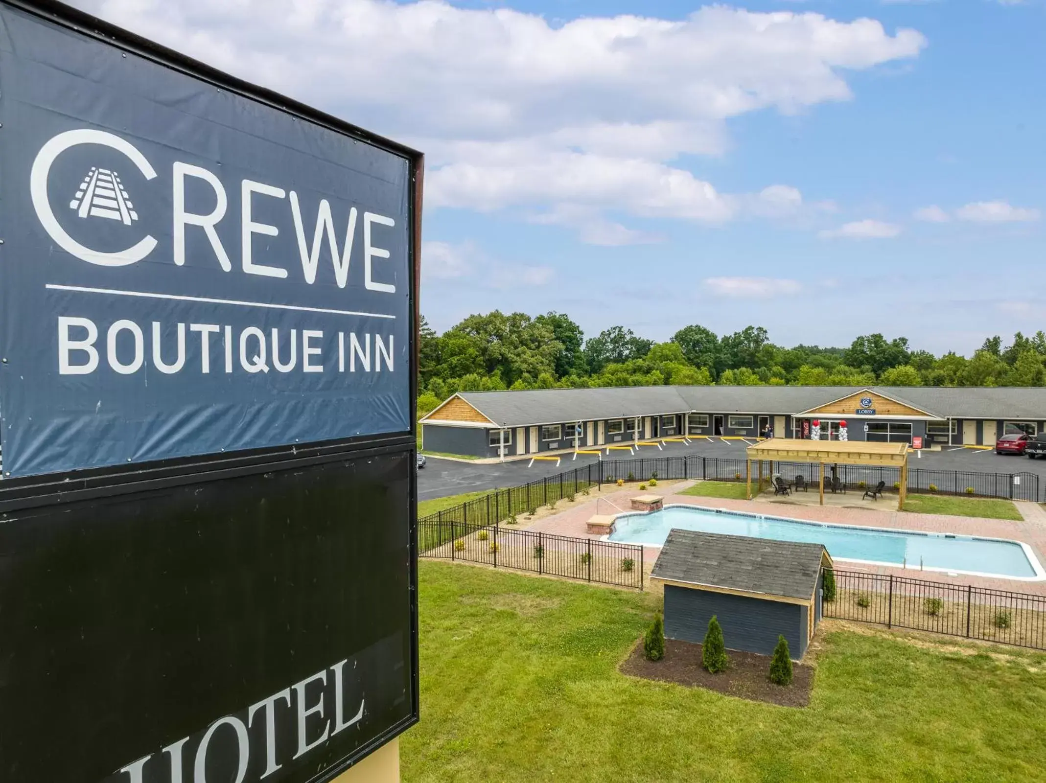 Property building, Pool View in Crewe Boutique Inn