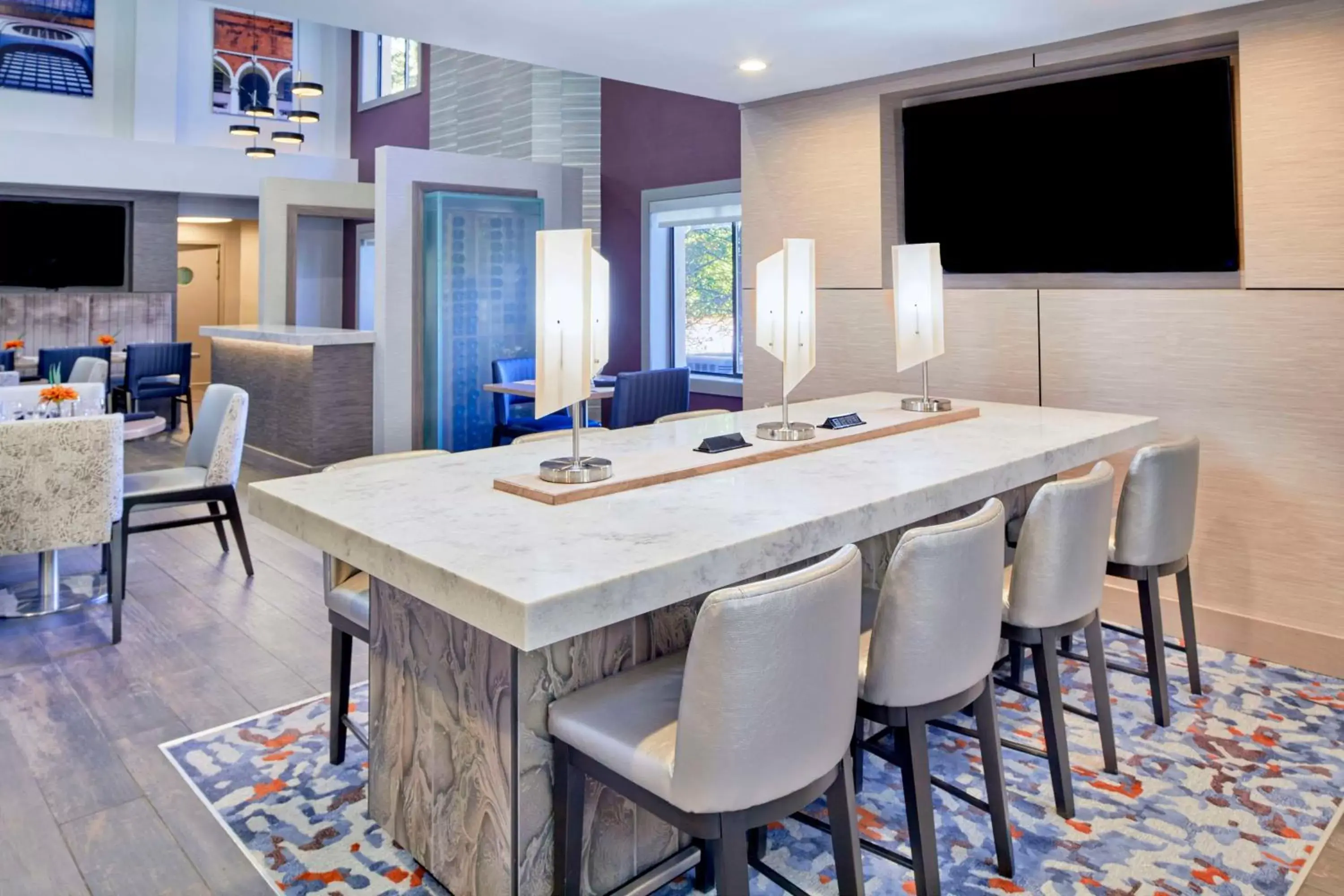 Lobby or reception, Dining Area in DoubleTree by Hilton Atlanta Alpharetta-Windward