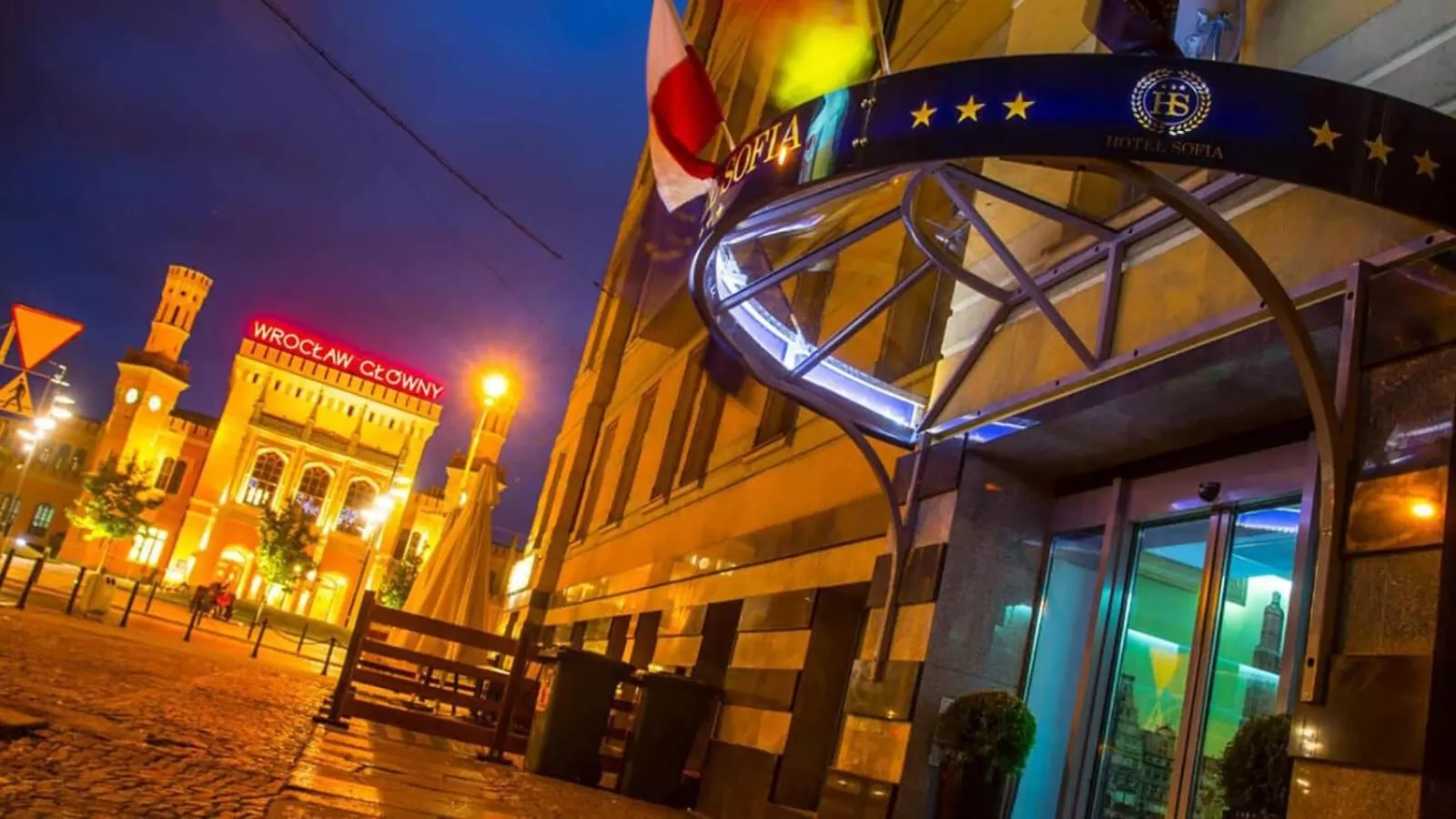 Property building in Hotel Sofia by The Railway Station Wroclaw